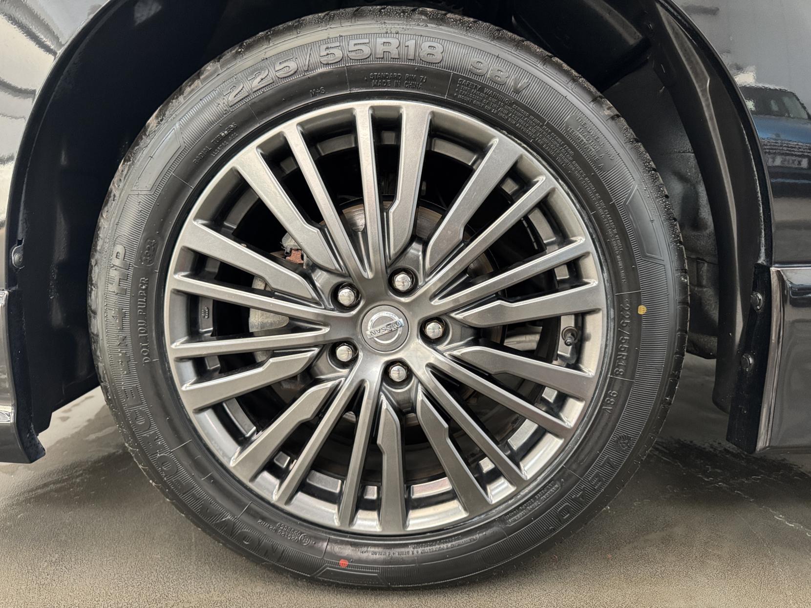 Nissan Elgrand view 46