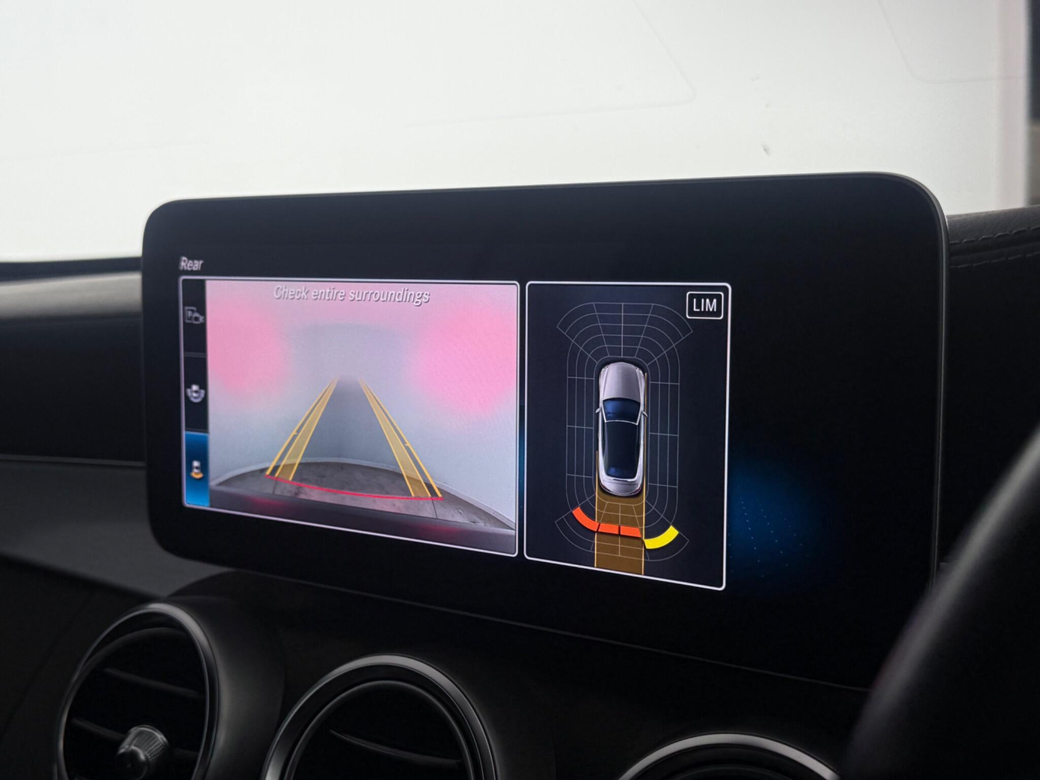 Mercedes-Benz C-Class view 36