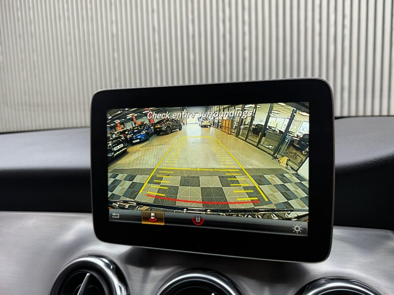 Mercedes-Benz Gla view 20