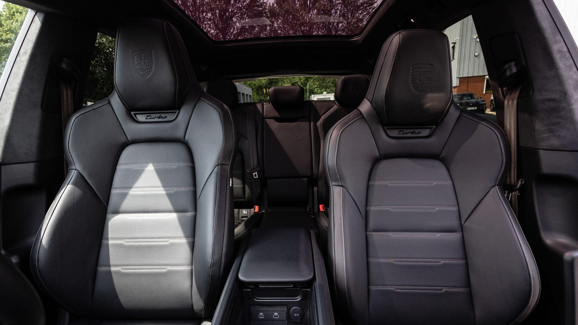 Porsche Cayenne view 30