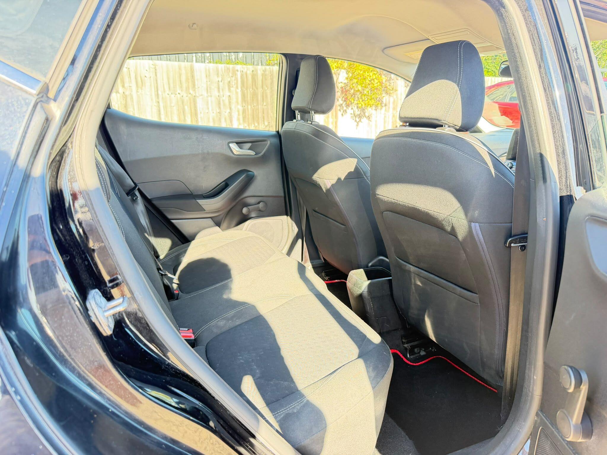 Ford Fiesta view 14