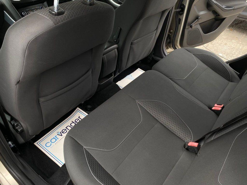 Ford Focus view 13