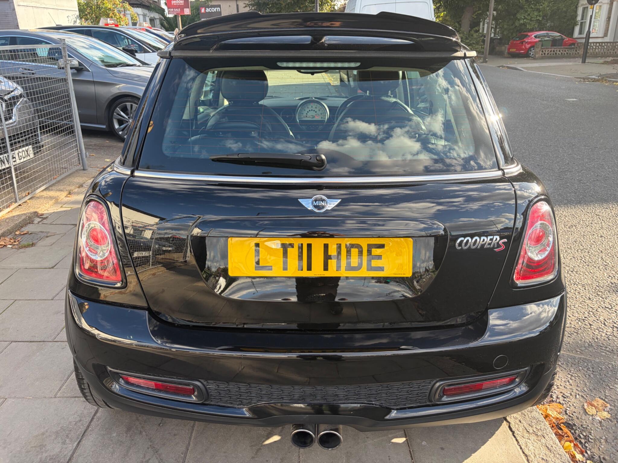 Mini Hatch view 23