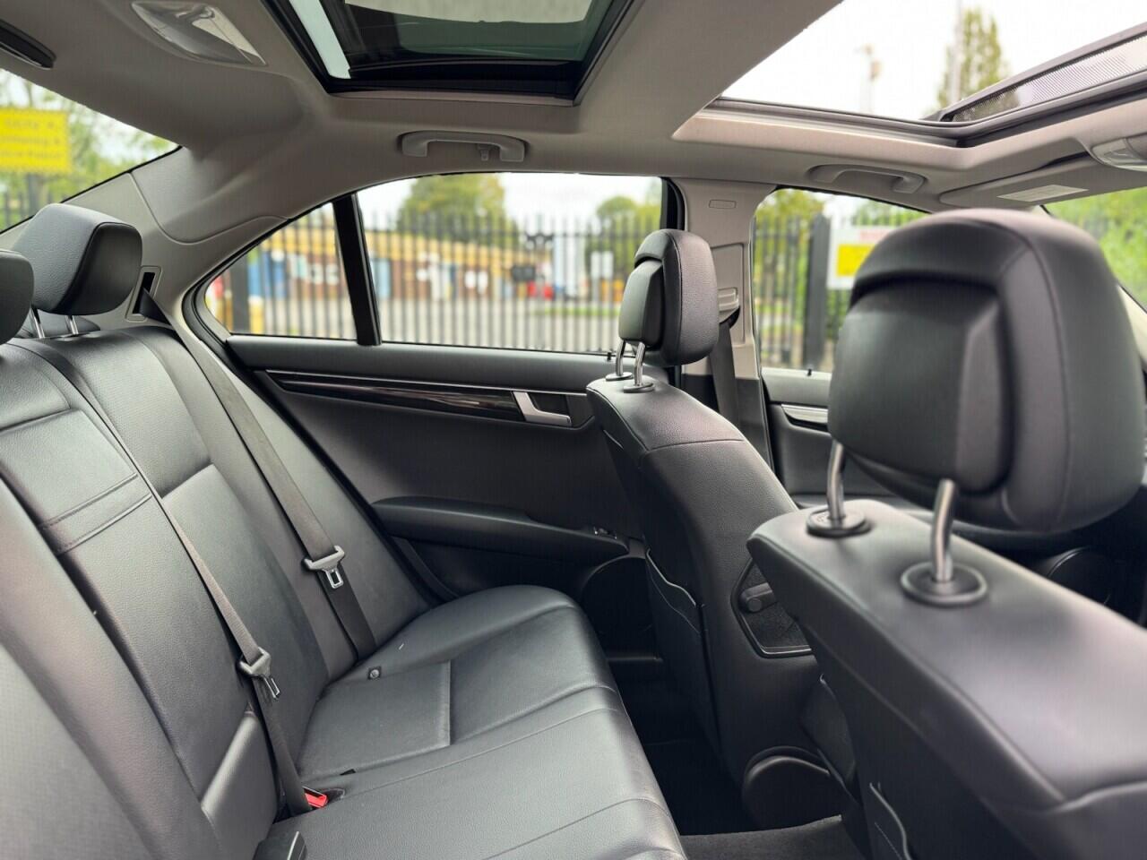 Mercedes-Benz C-Class view 29