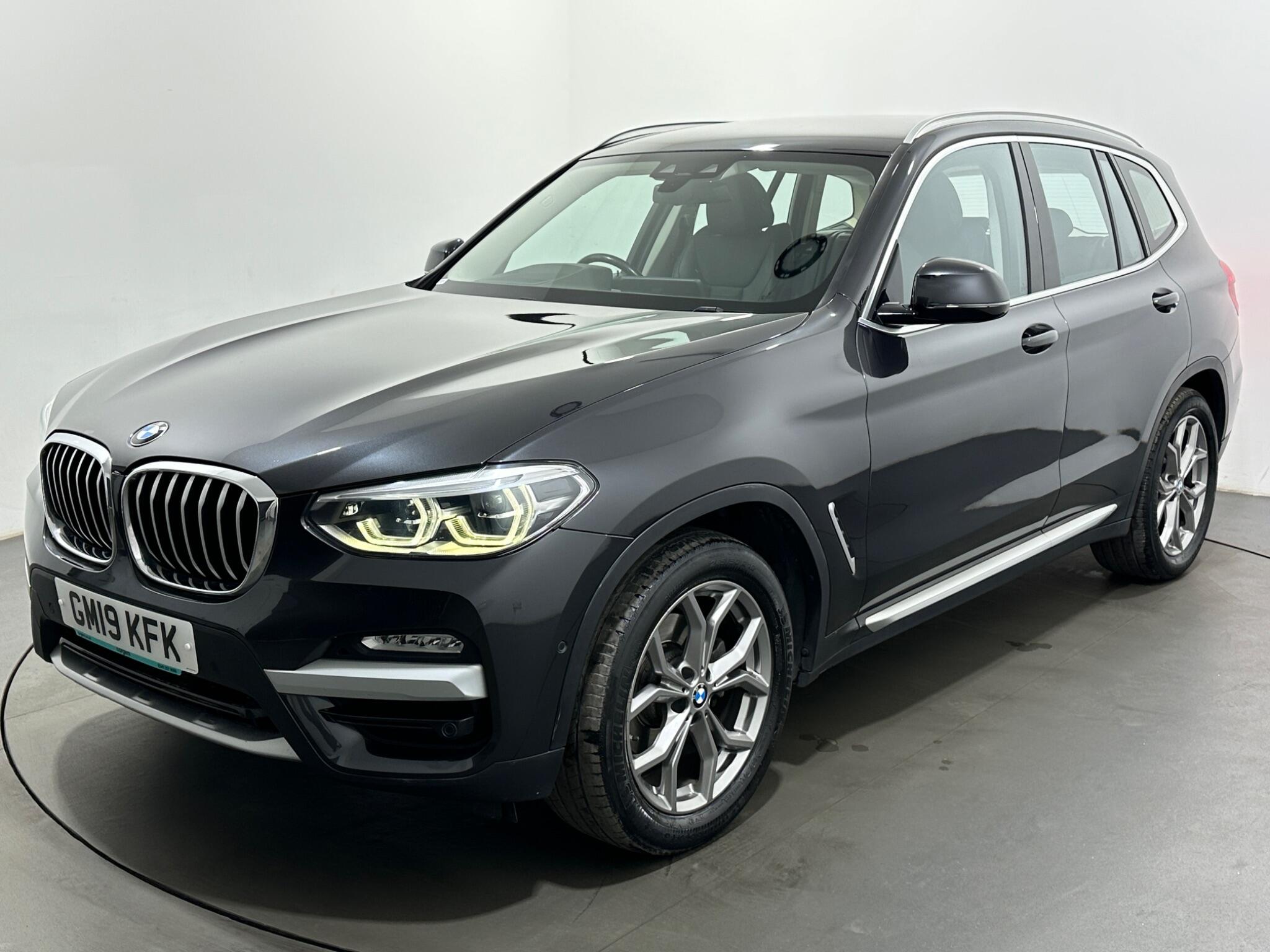 BMW X3 view 56