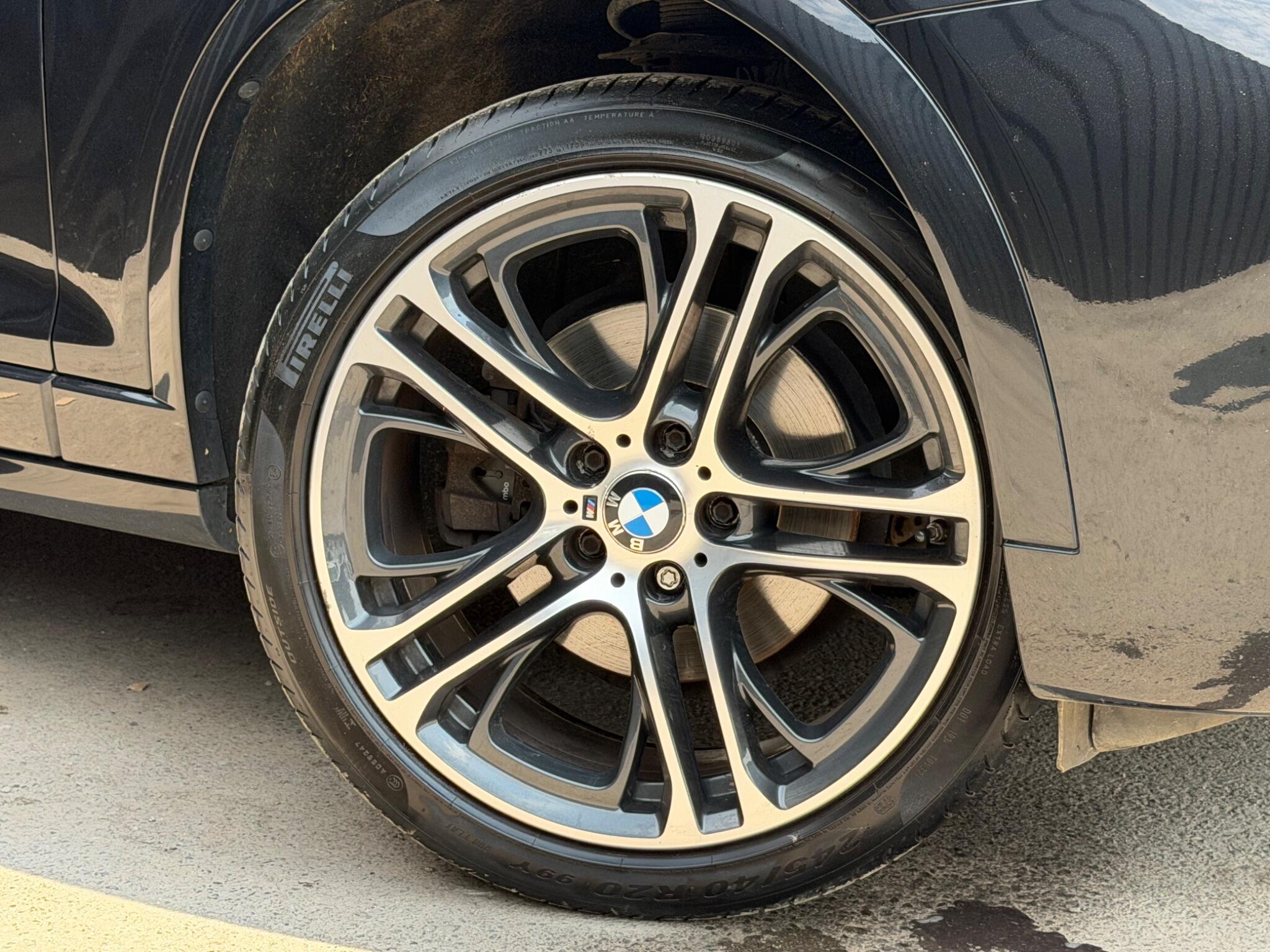 BMW X4 view 25