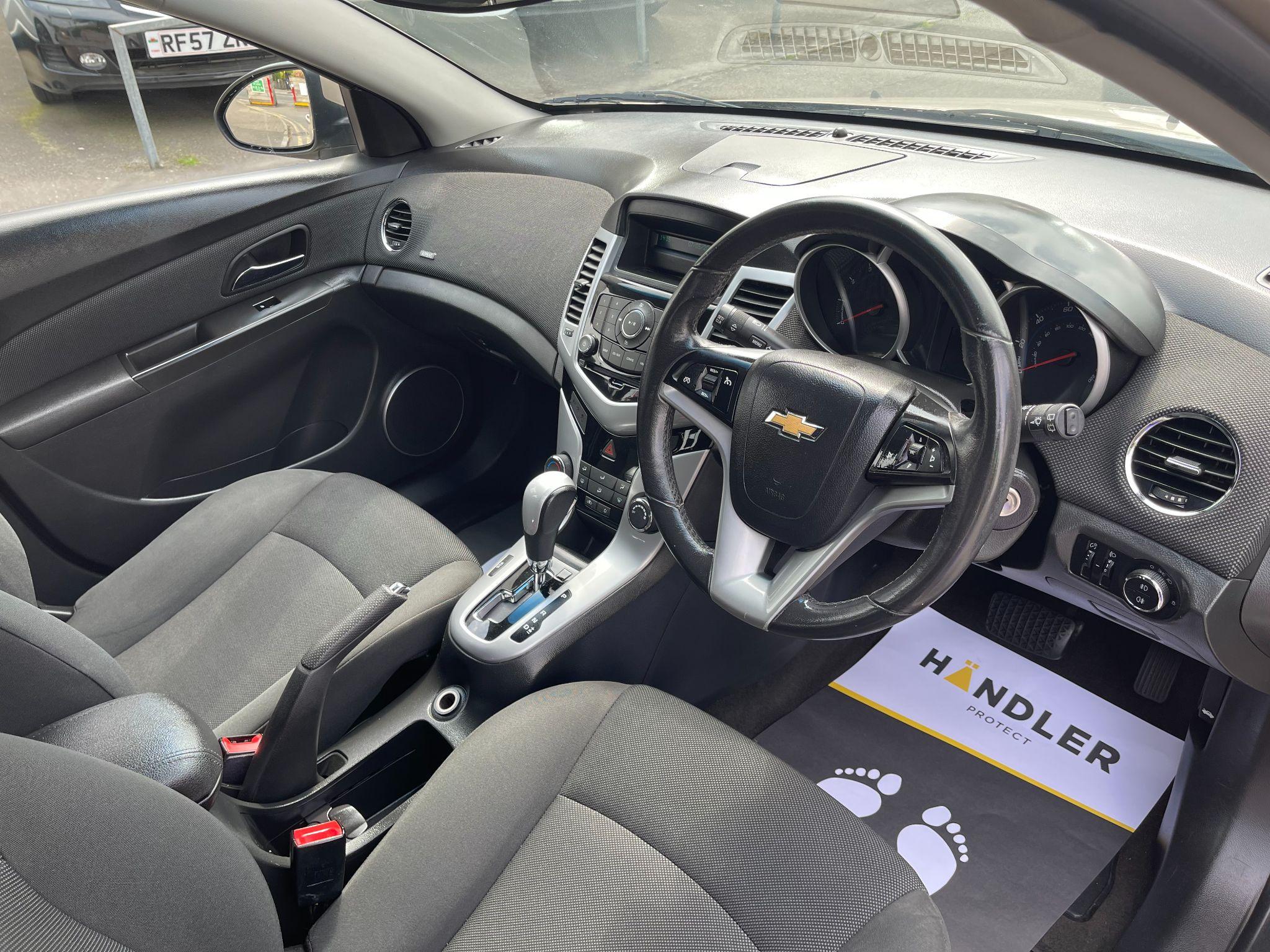 Chevrolet Cruze view 25