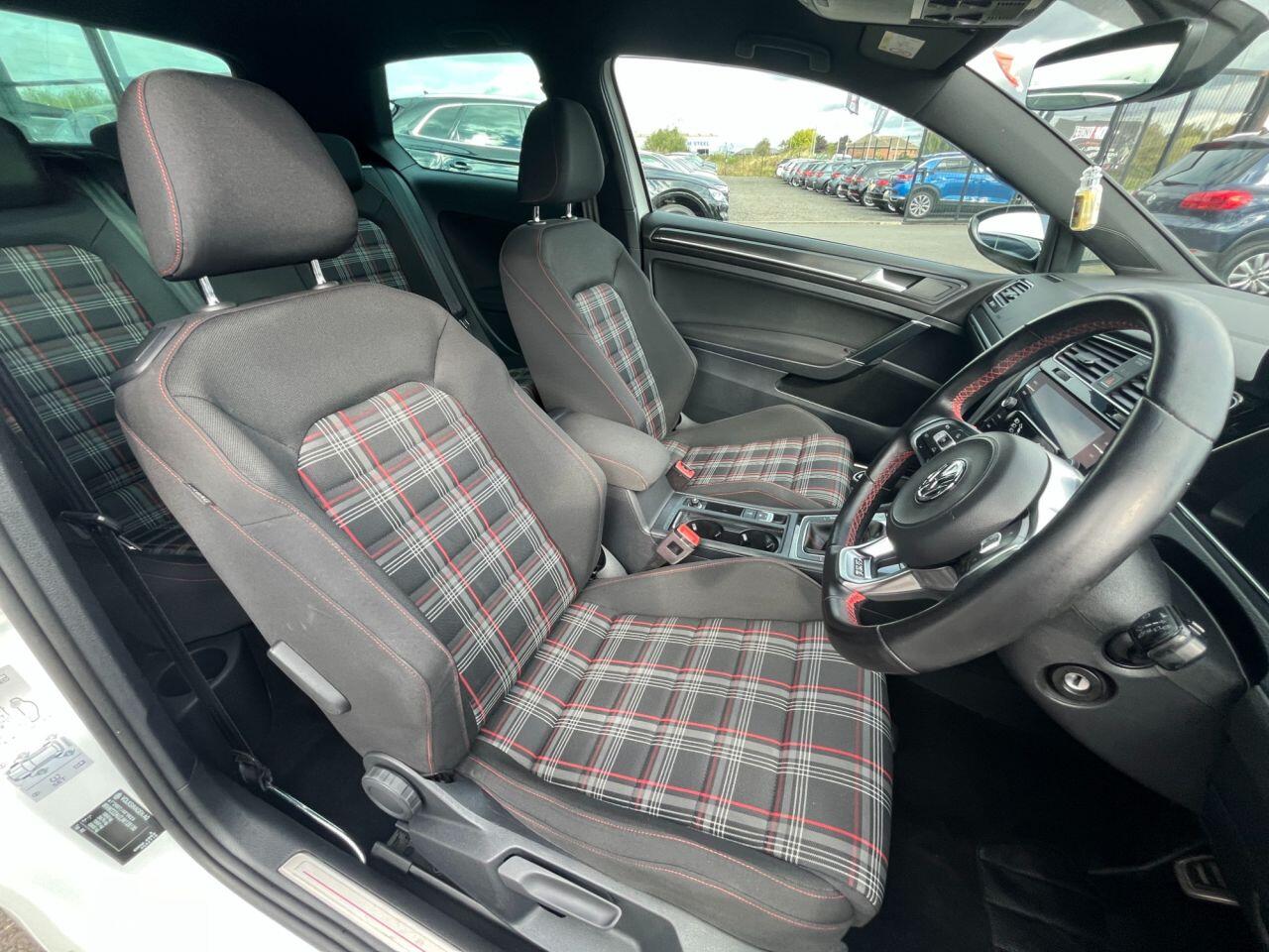 Volkswagen Golf view 12
