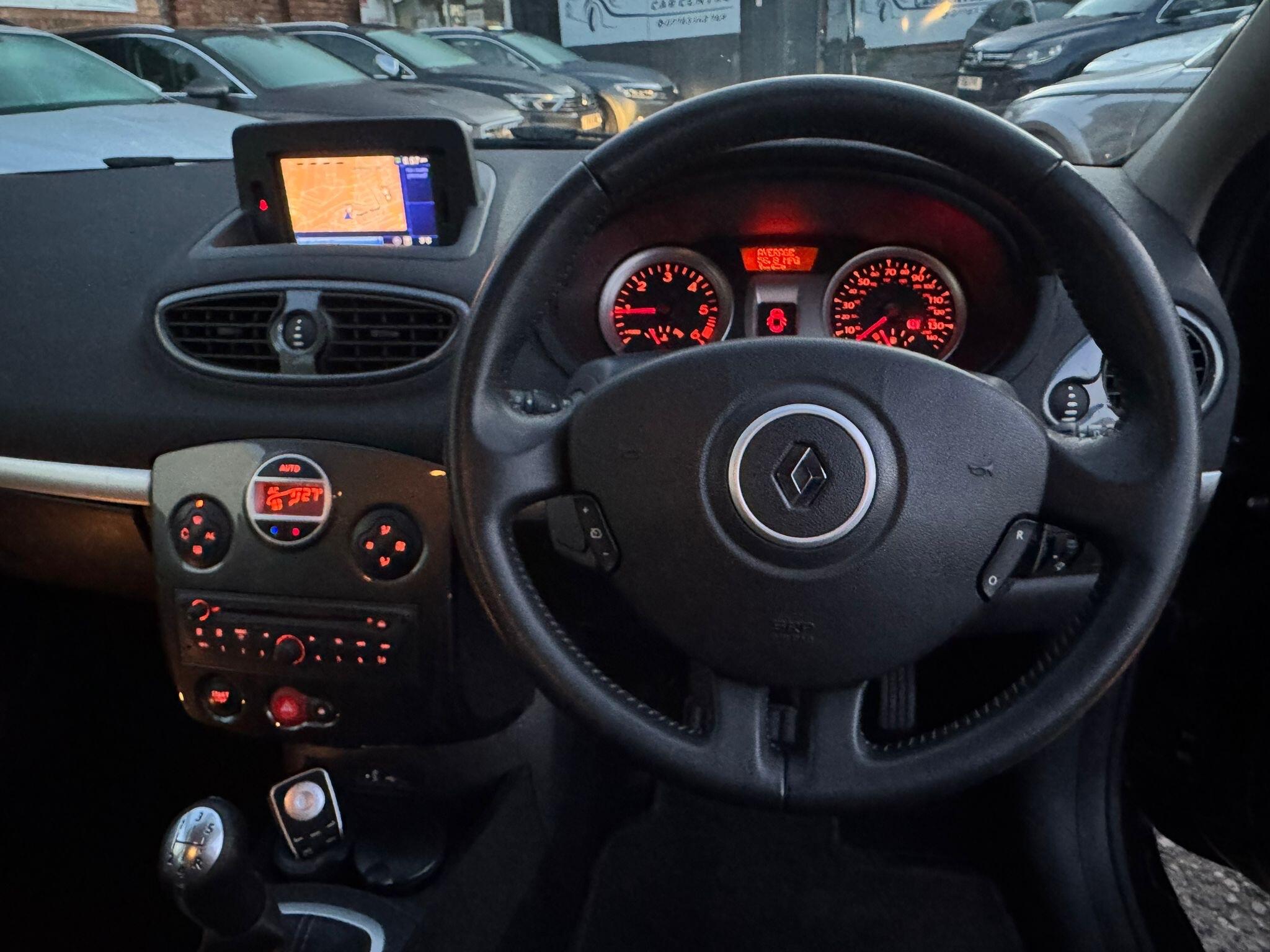 2010 Renault Clio image 22