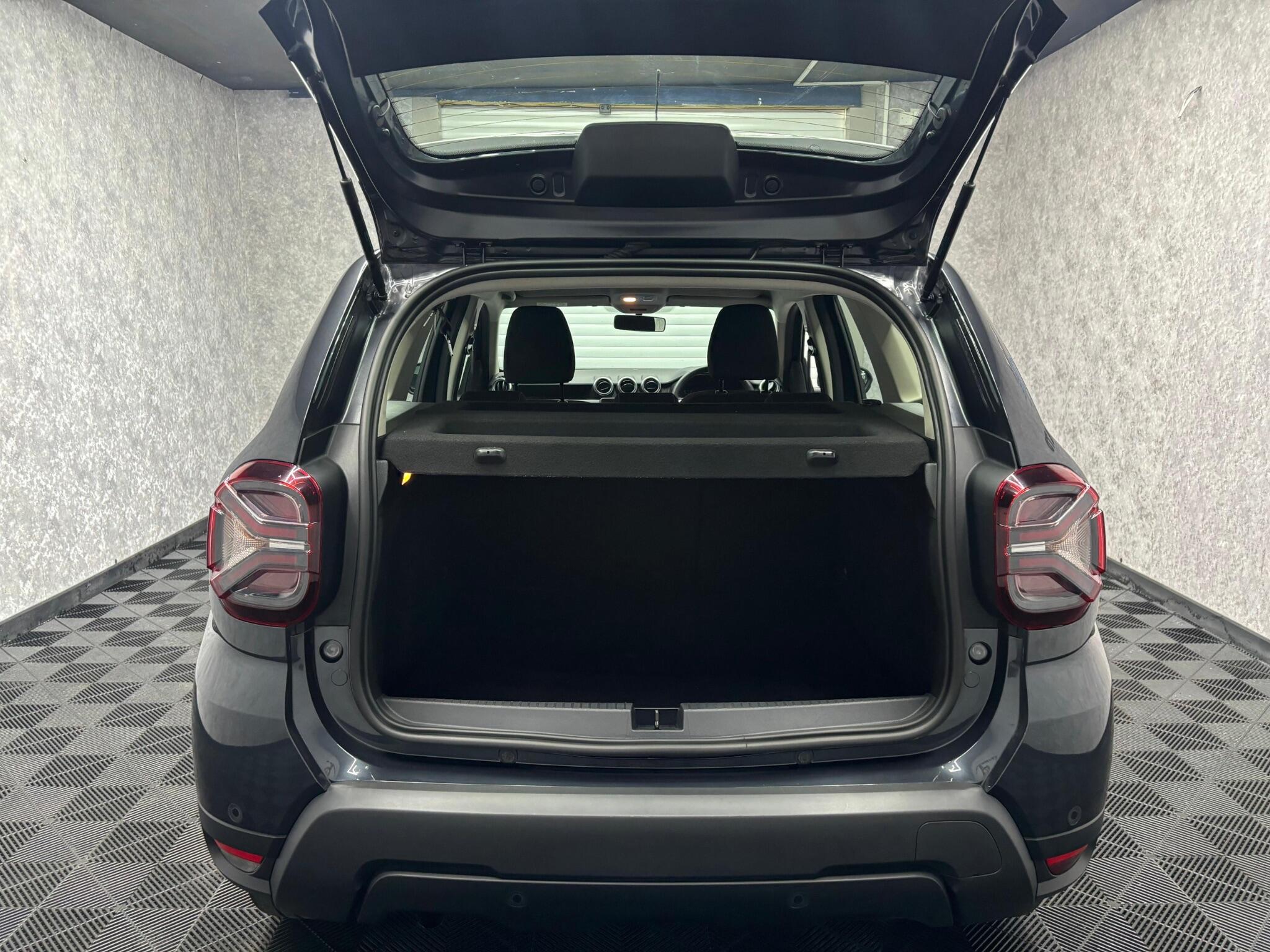 Dacia Duster view 26