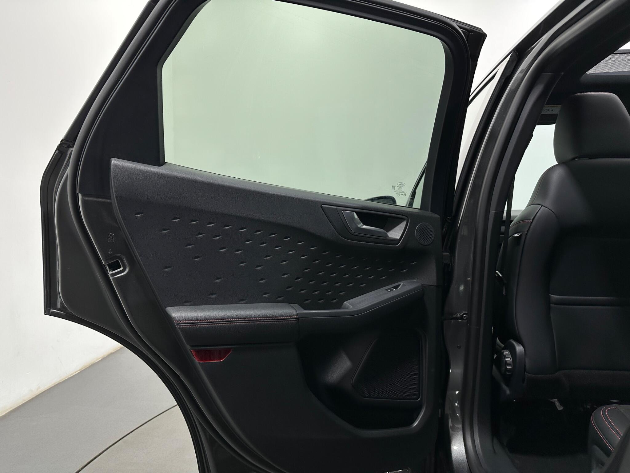 Ford Kuga view 38