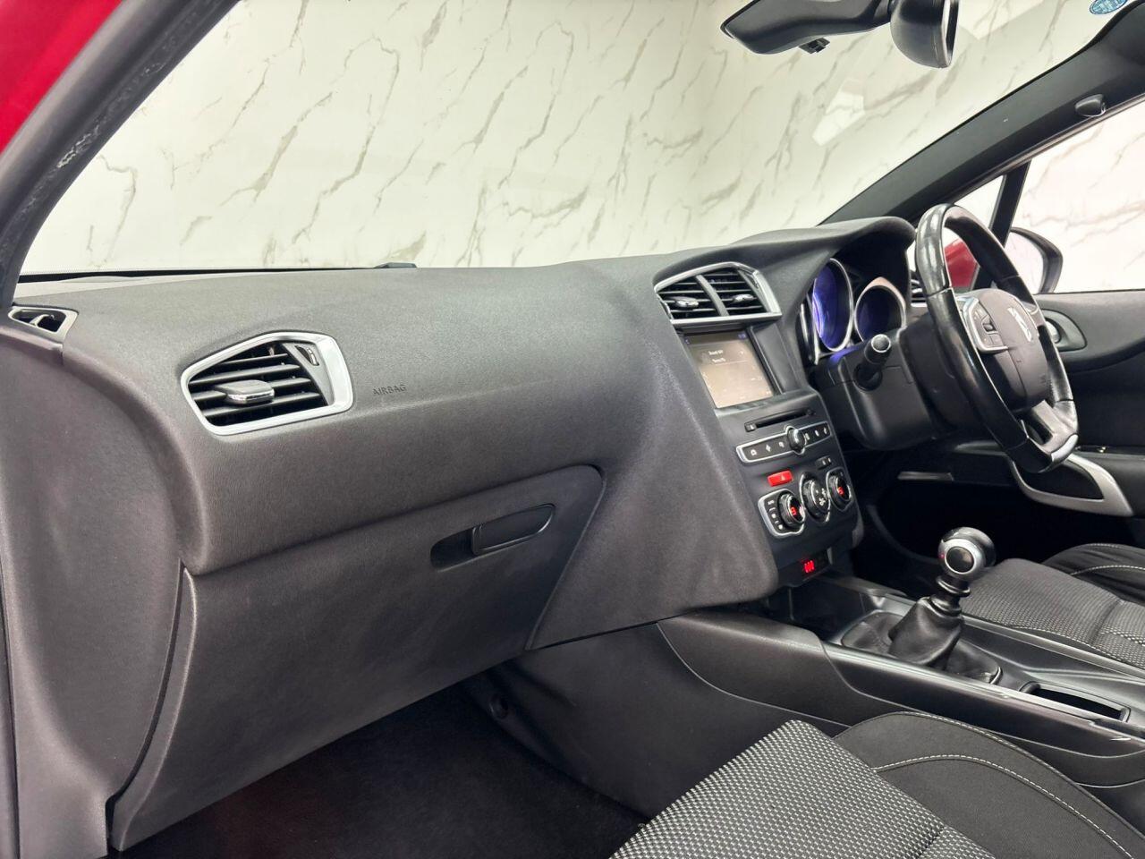 DS Automobiles DS 4 view 14
