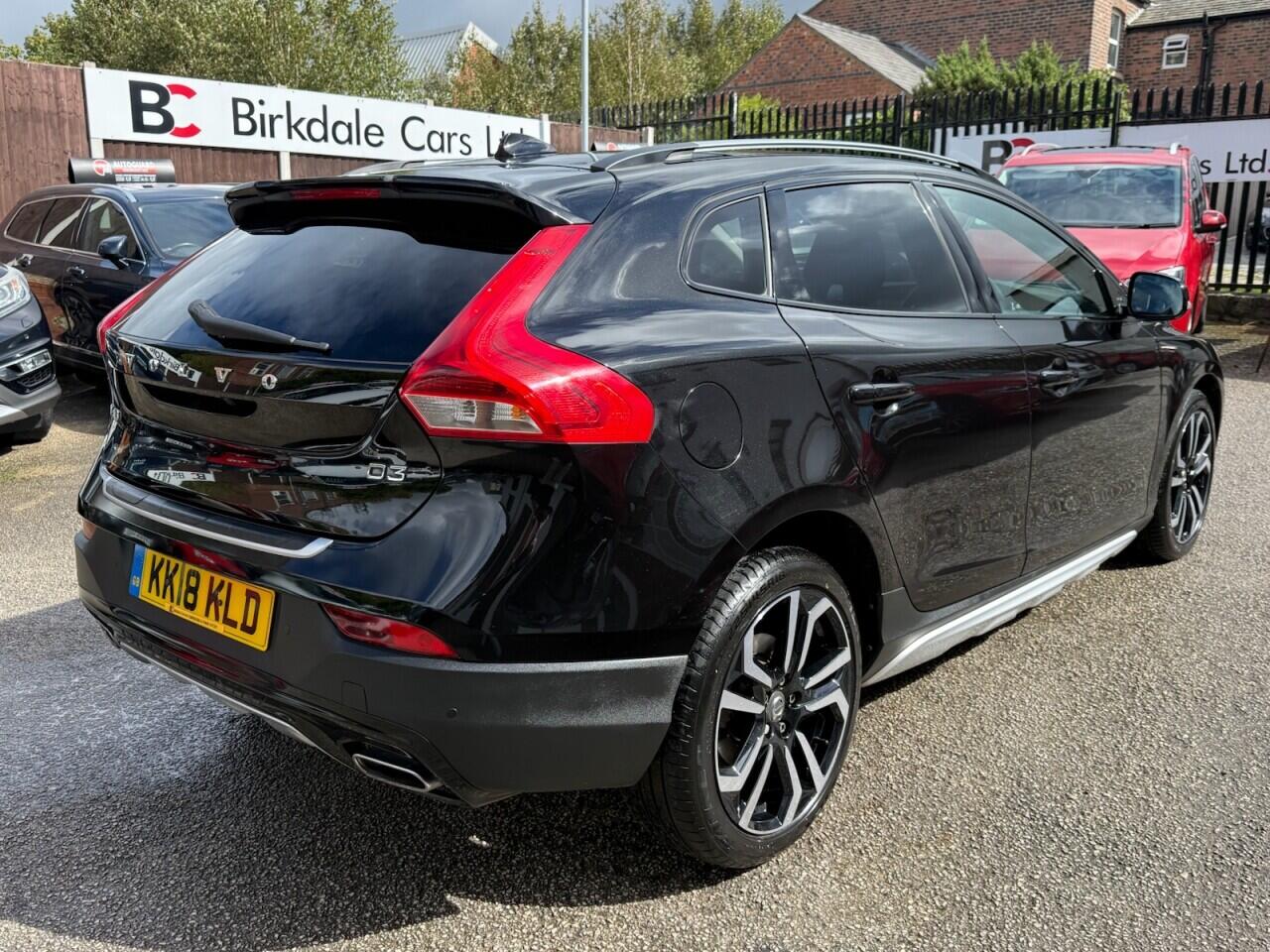 Volvo V40 Cross Country view 19