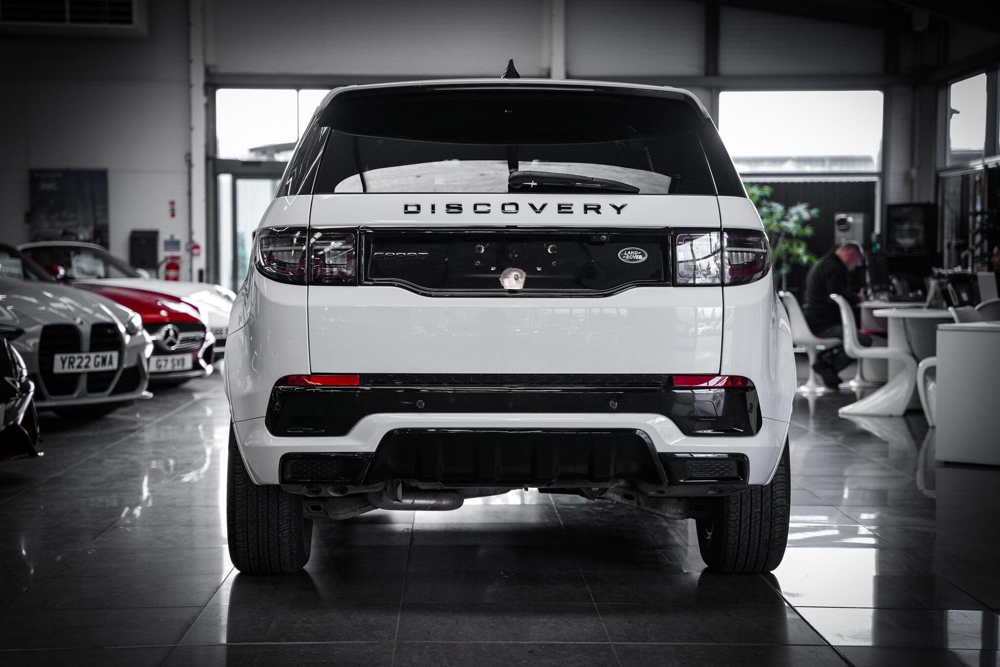 Land Rover Discovery Sport view 14