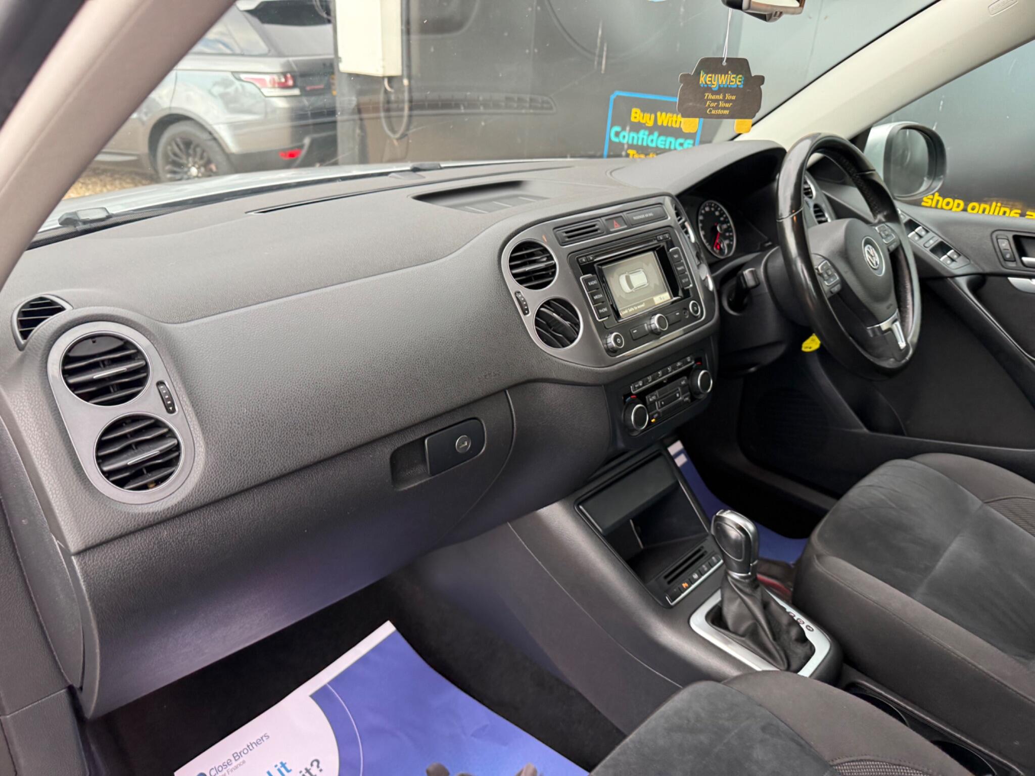 Volkswagen Tiguan view 22