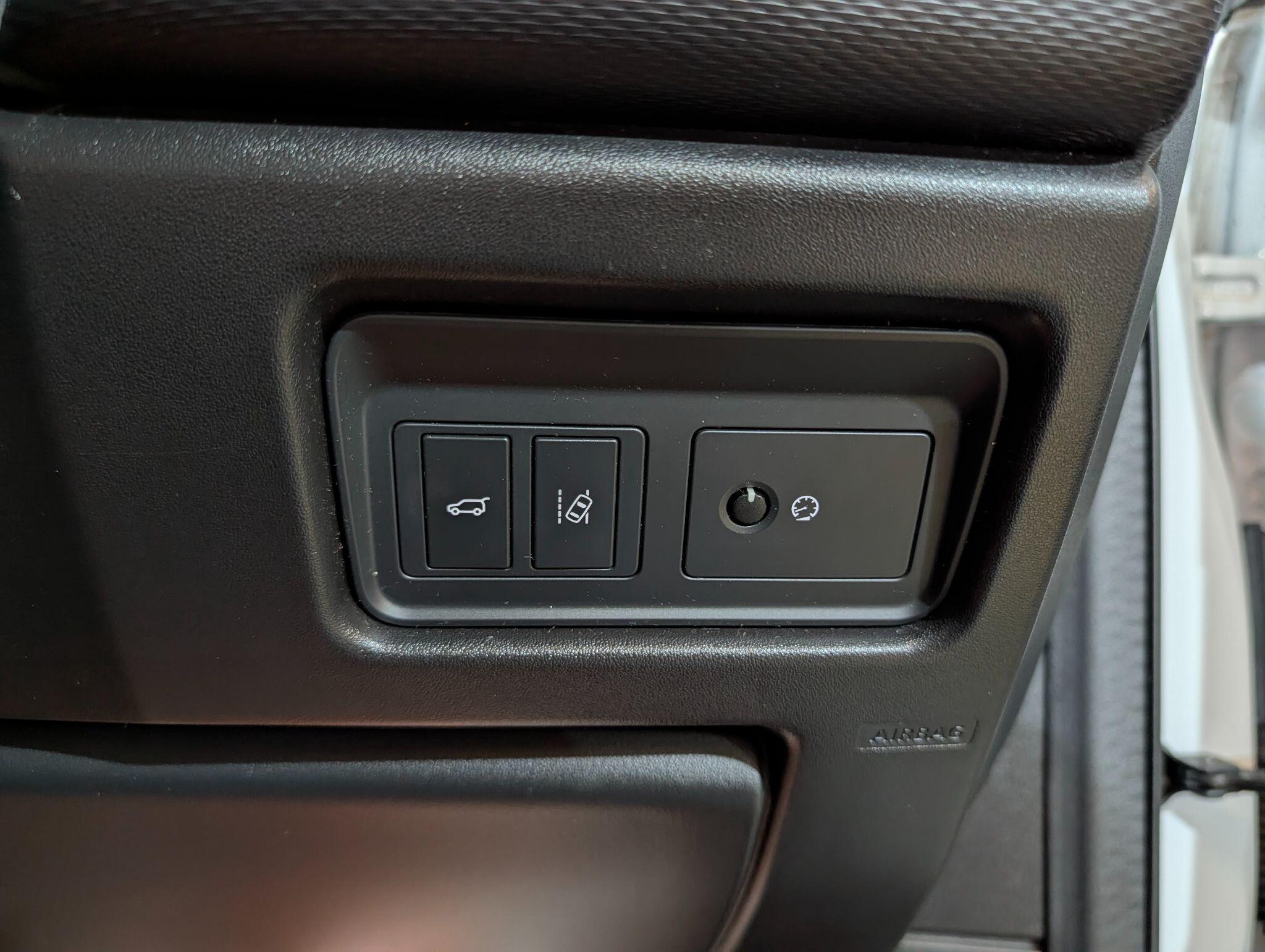 Land Rover Discovery Sport view 29
