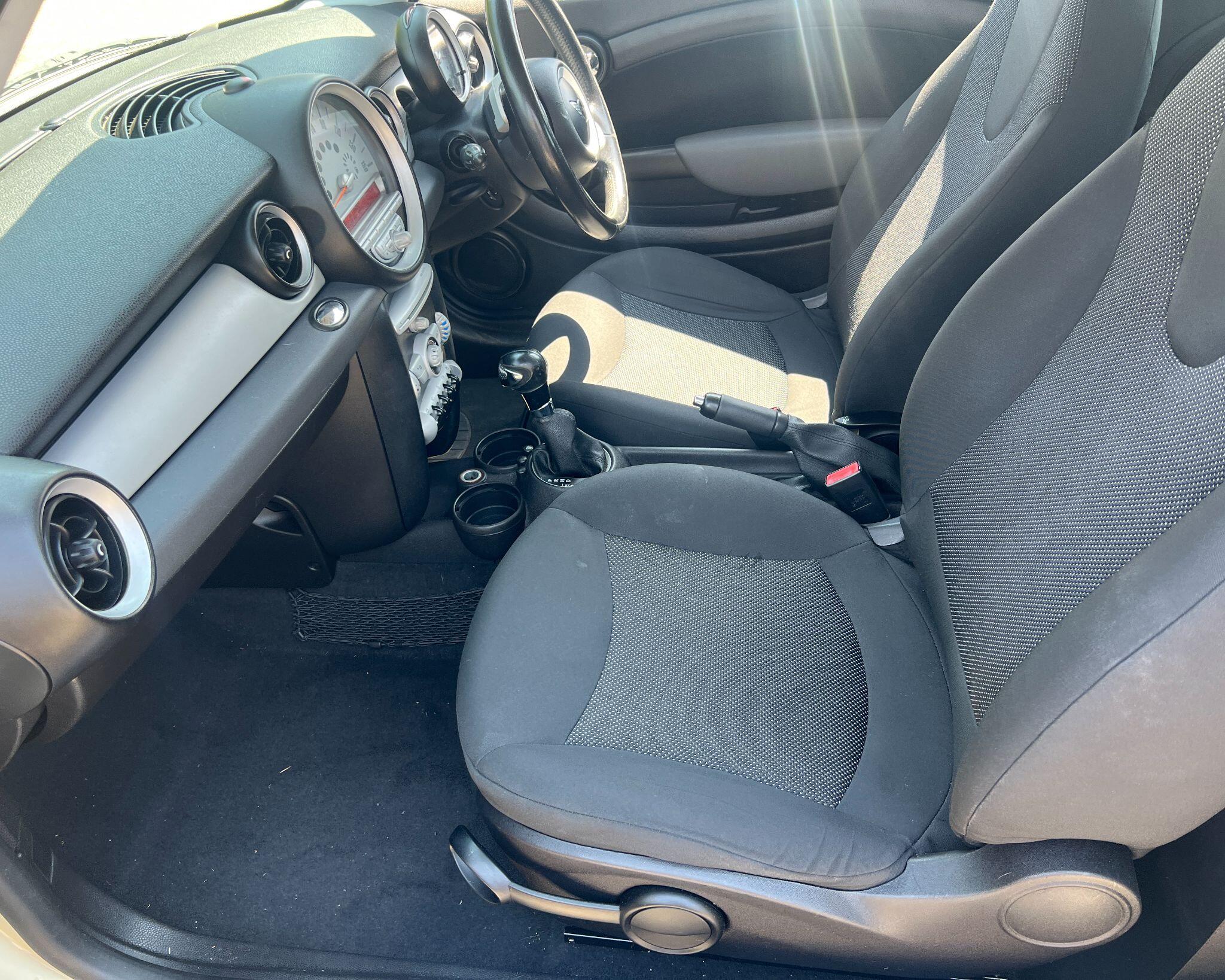 Mini Hatch view 8