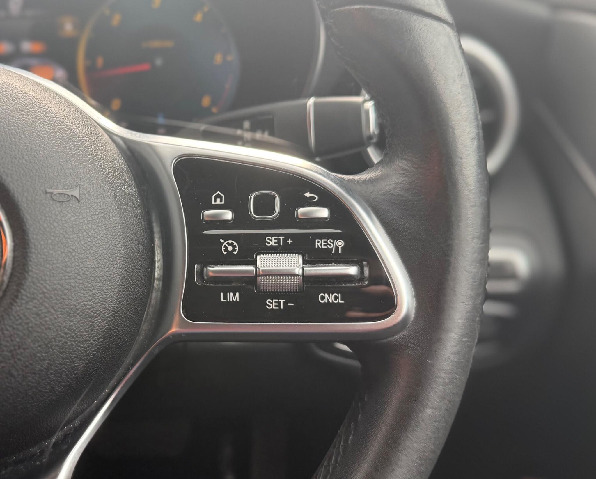 Mercedes-Benz C Class view 17