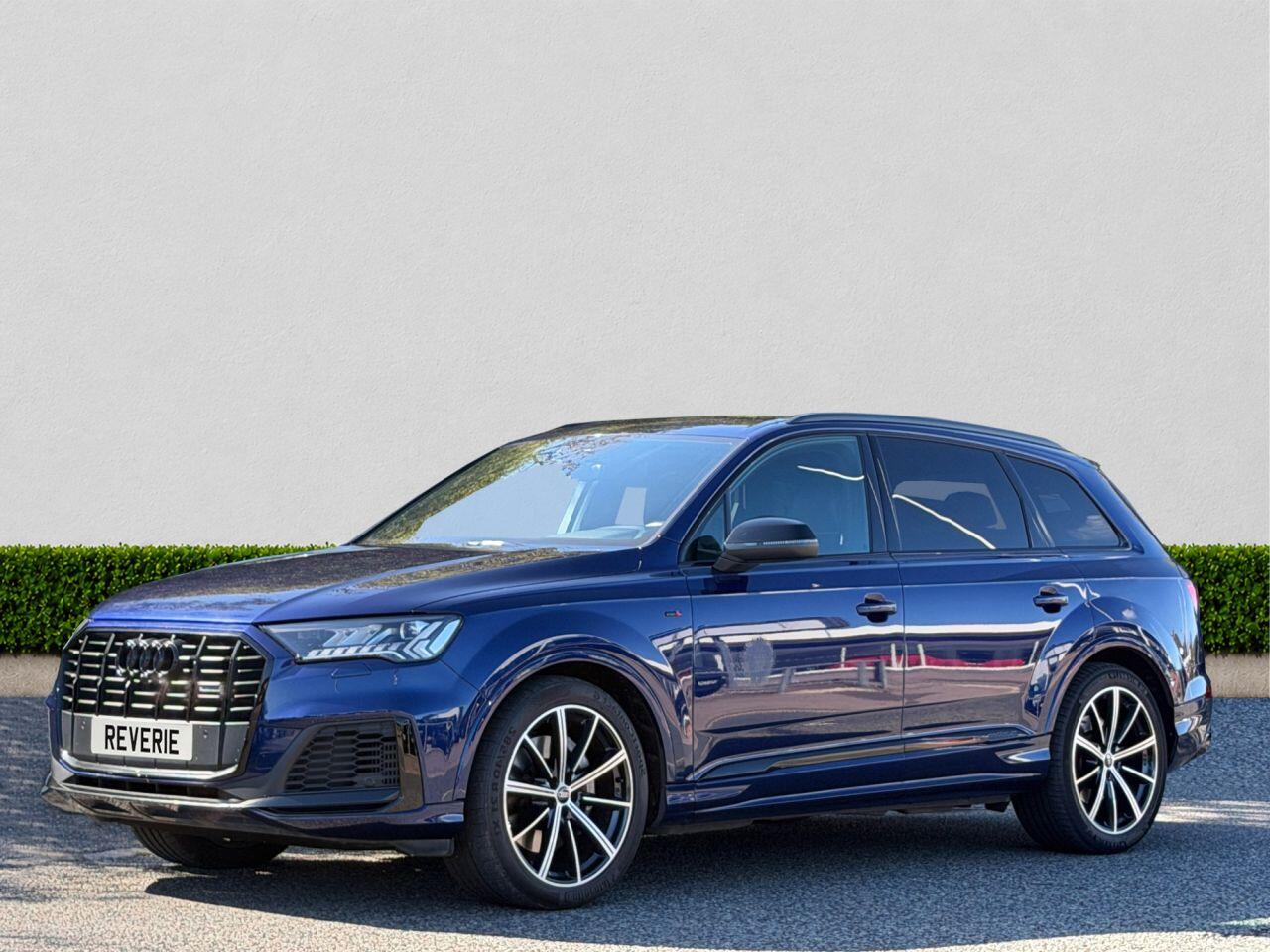Audi Q7 view 3