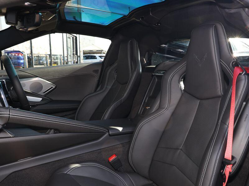 Chevrolet Corvette view 17