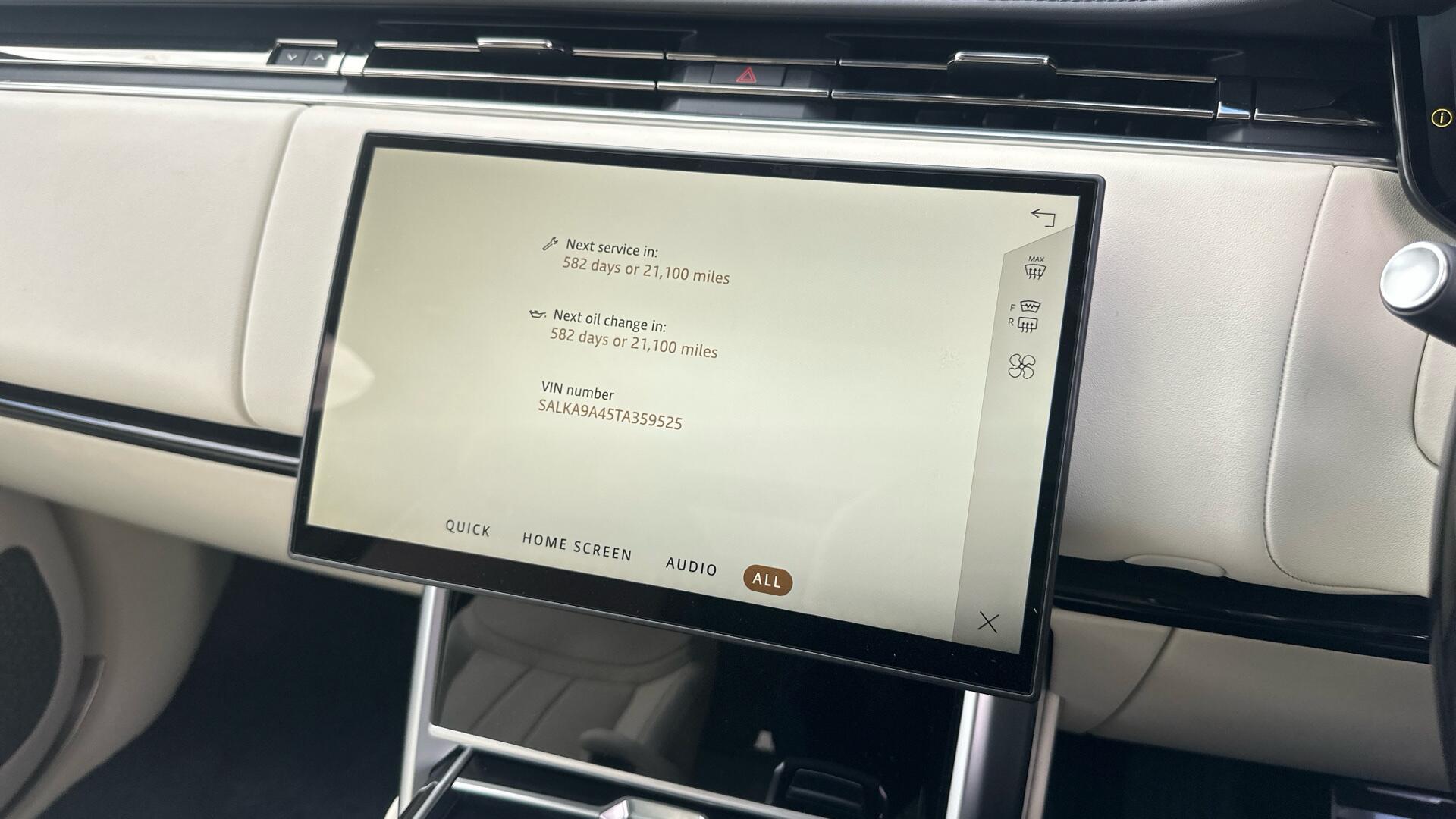 Land Rover Range Rover view 34