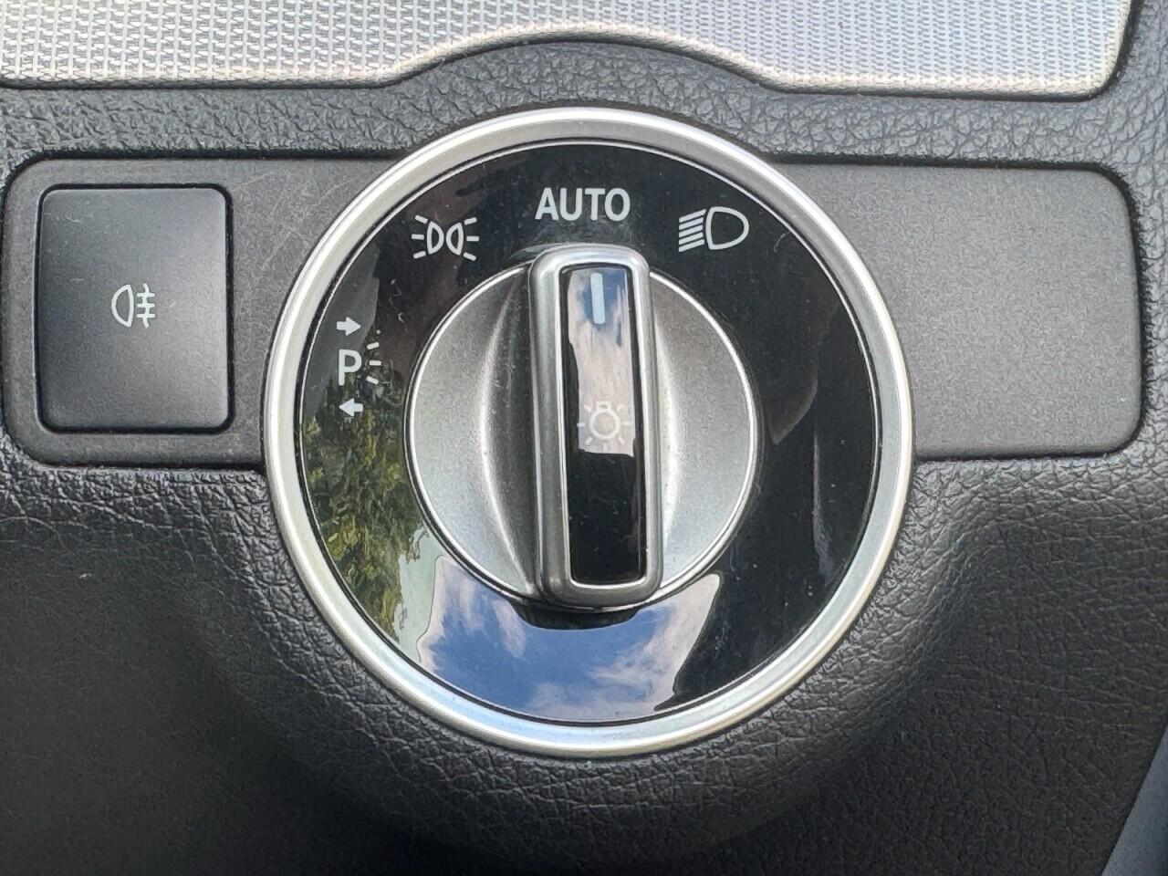 Mercedes-Benz E-Class view 24