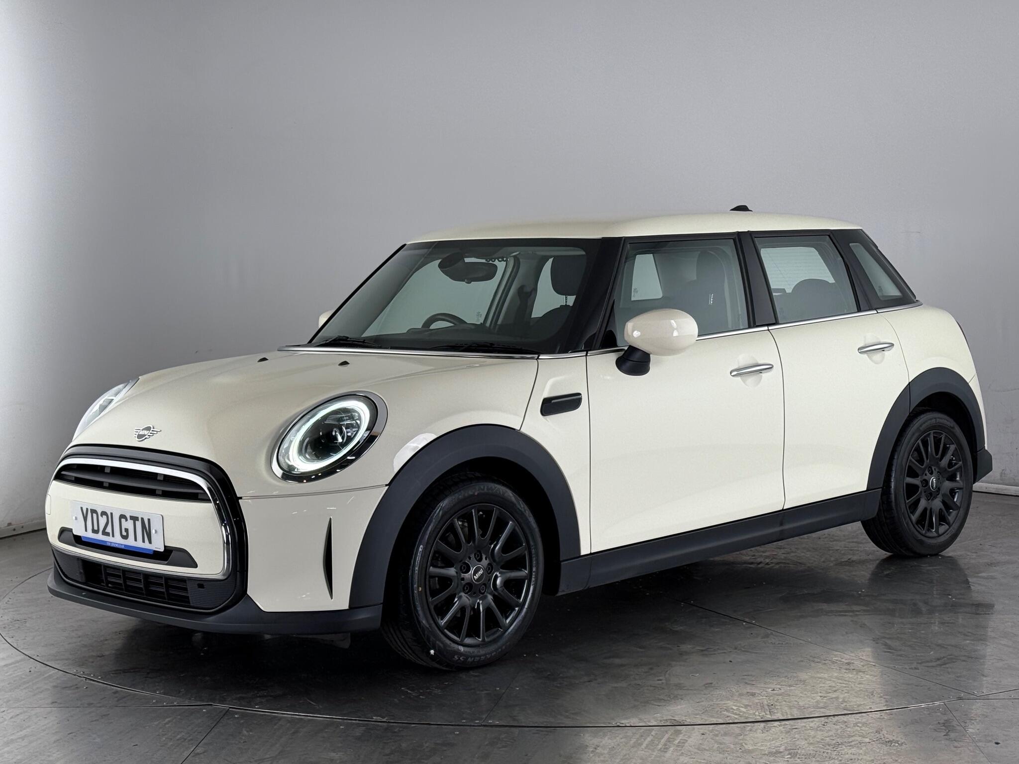 Mini Hatch view 3