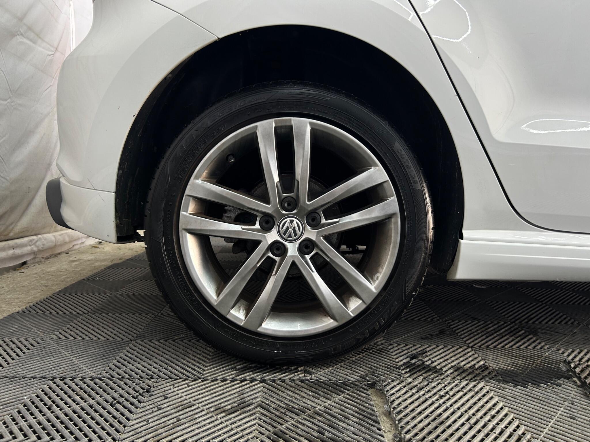 Volkswagen Polo view 33