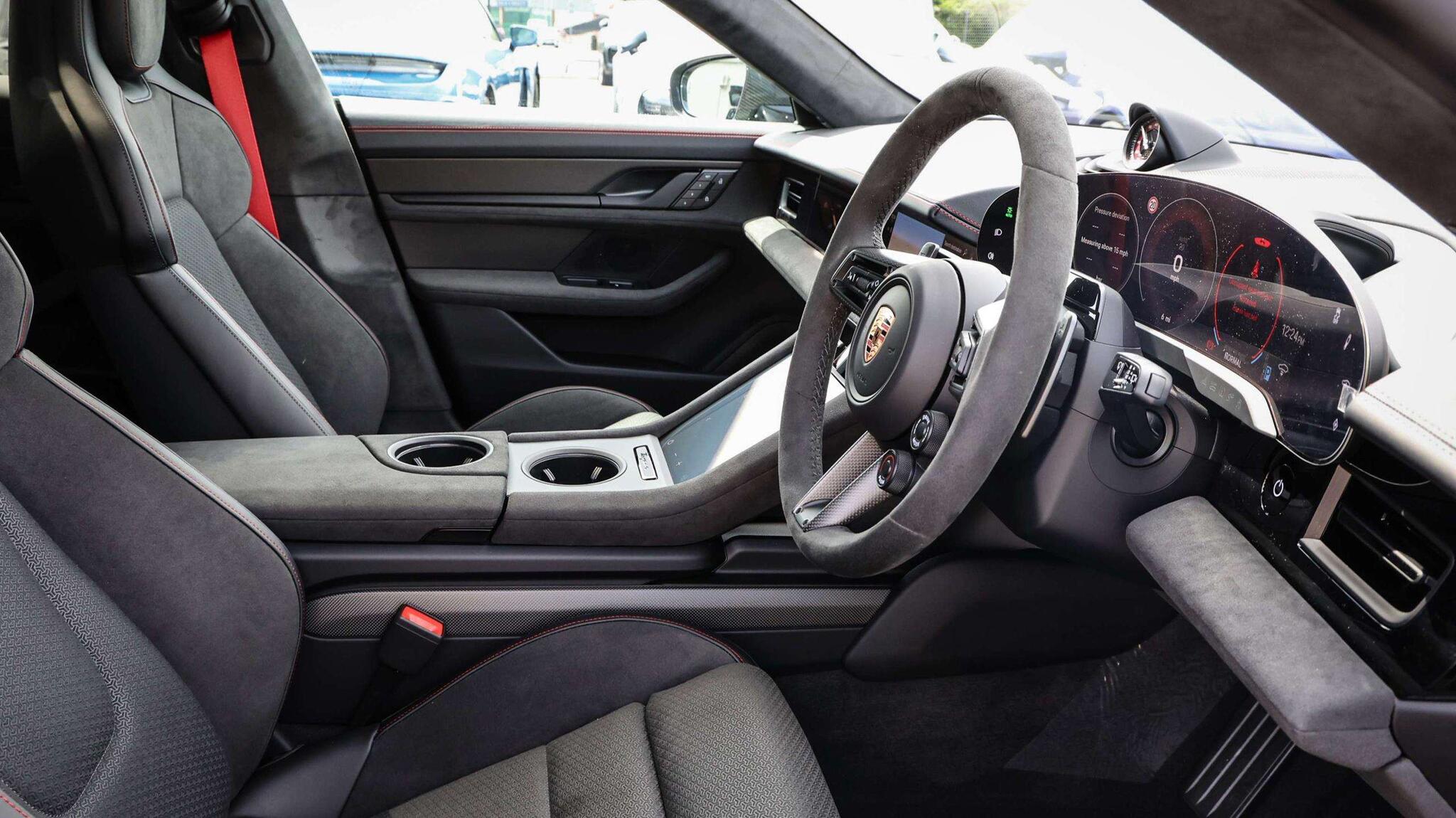 Porsche Taycan view 13