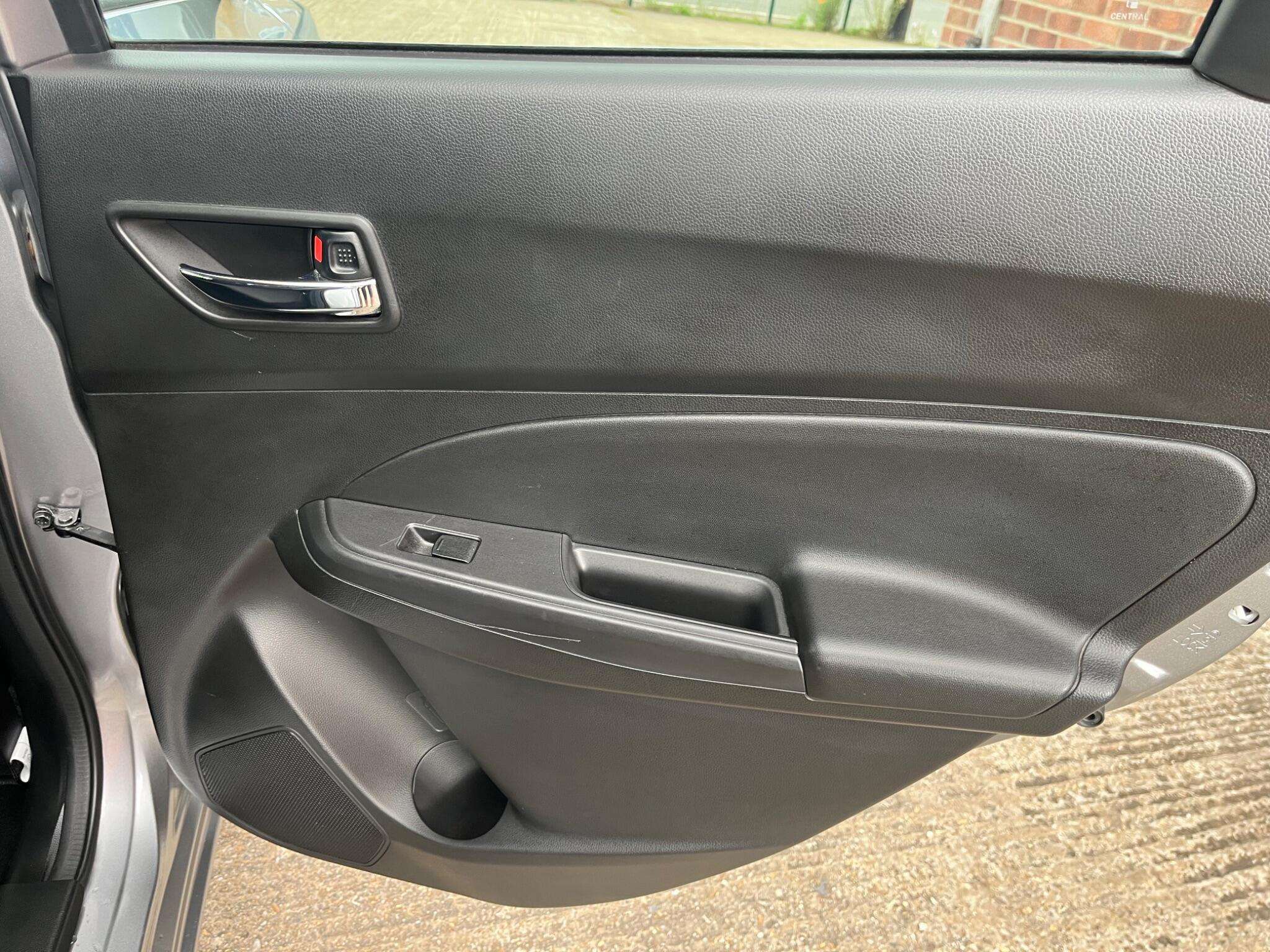 Suzuki Swift view 35