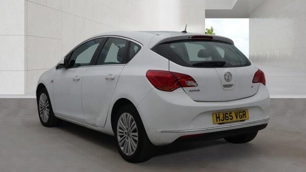 Vauxhall Astra view 3