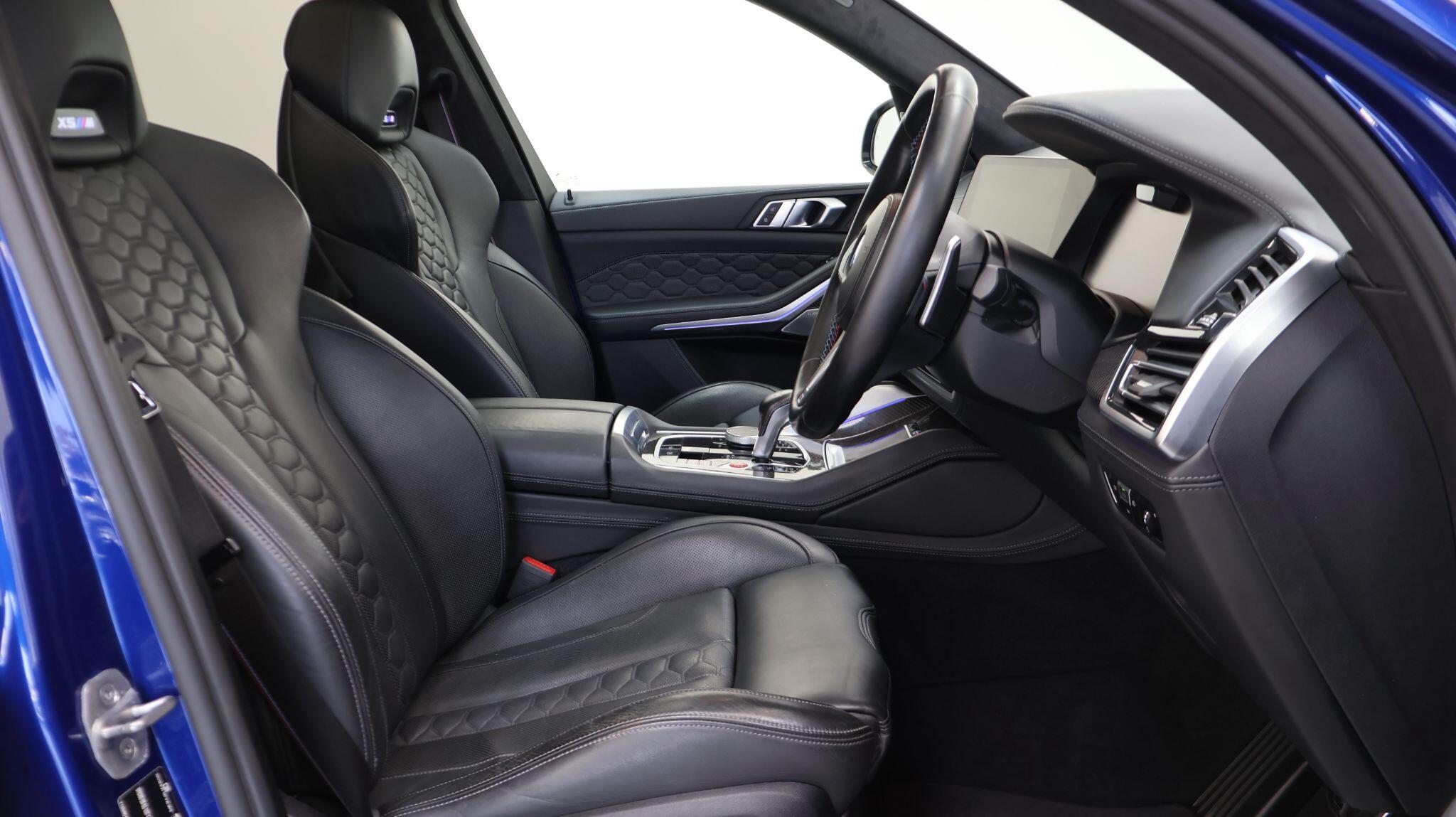 BMW X5 M view 11