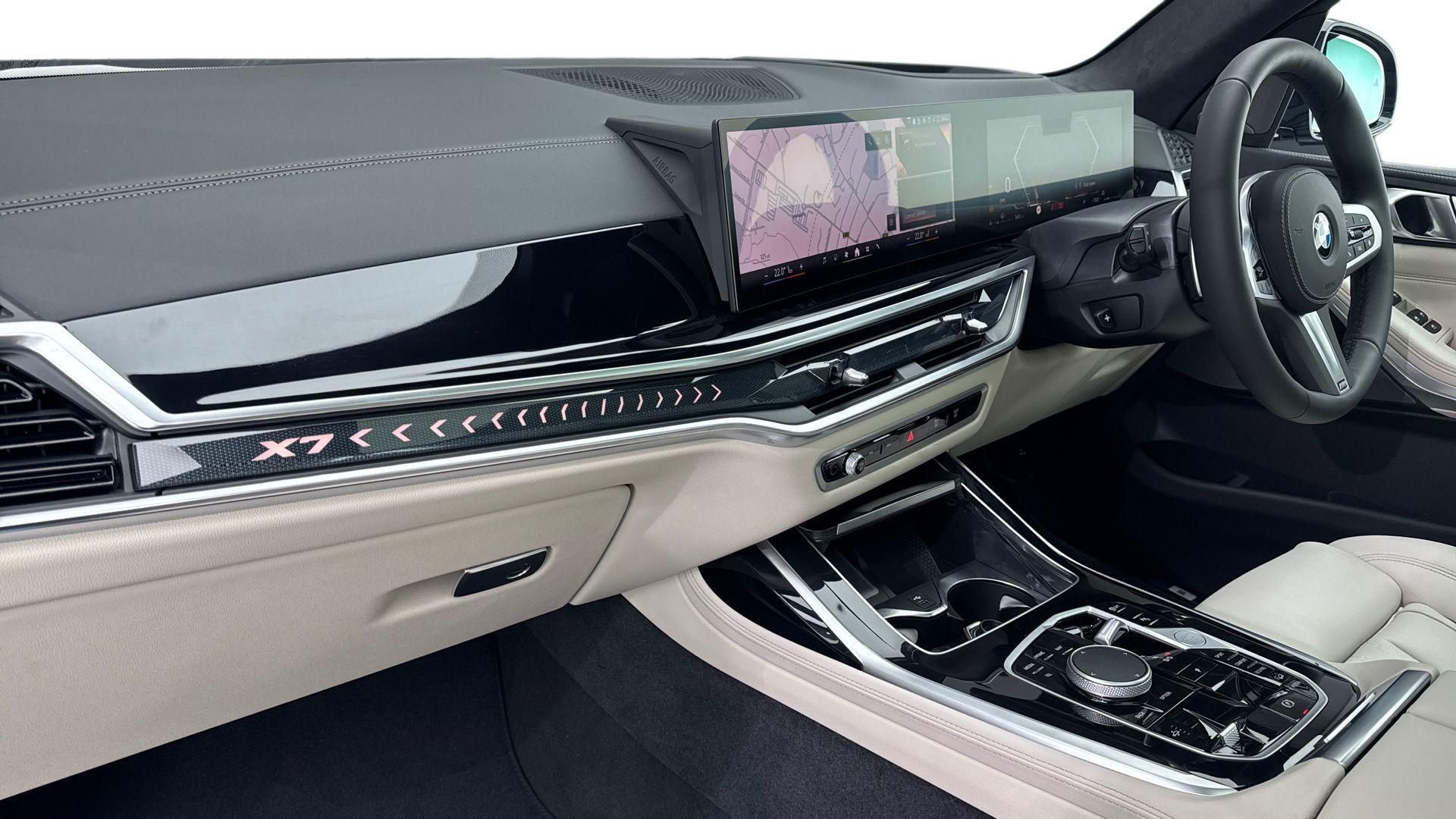 BMW X7 view 15