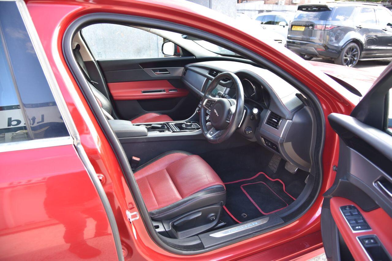 Jaguar XF view 20