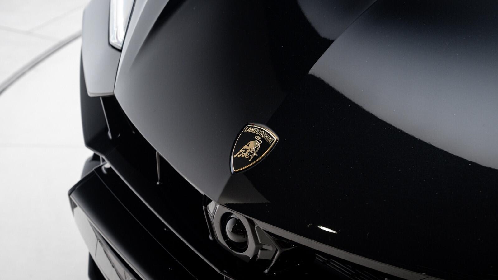 Lamborghini Urus view 53