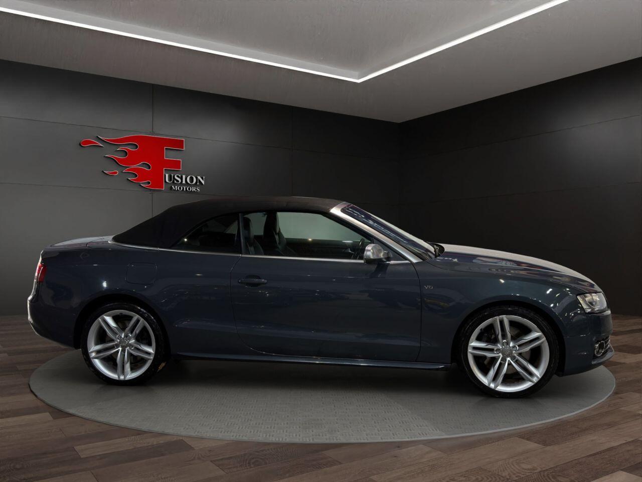 Audi S5 view 8