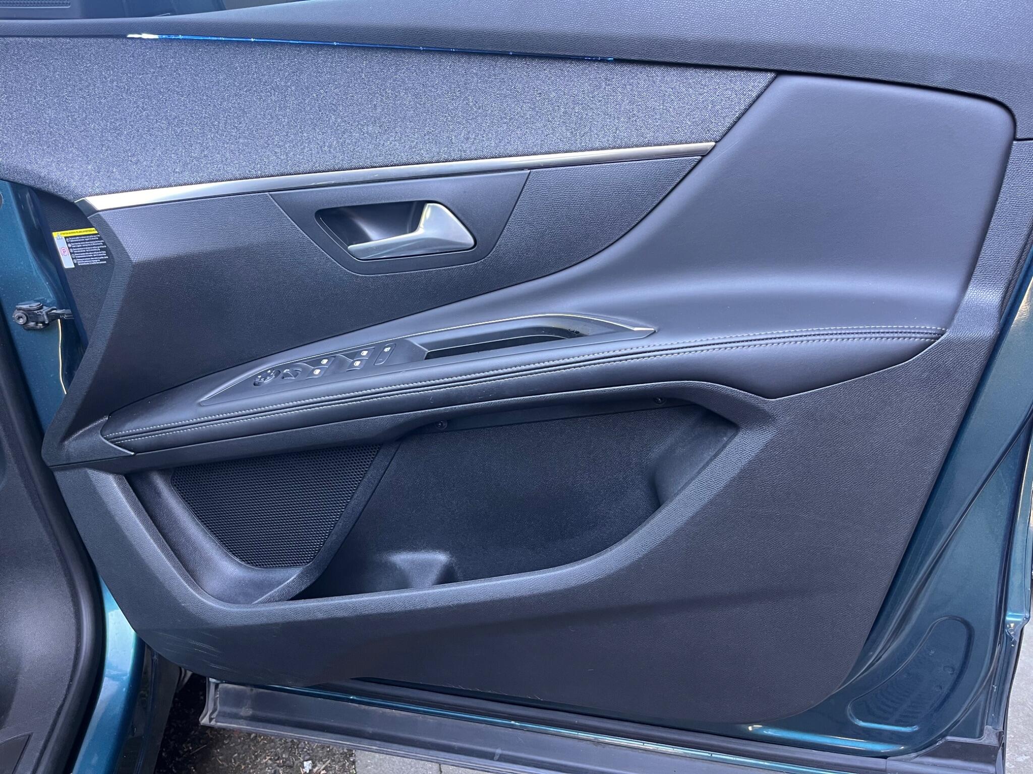 Peugeot 5008 view 32