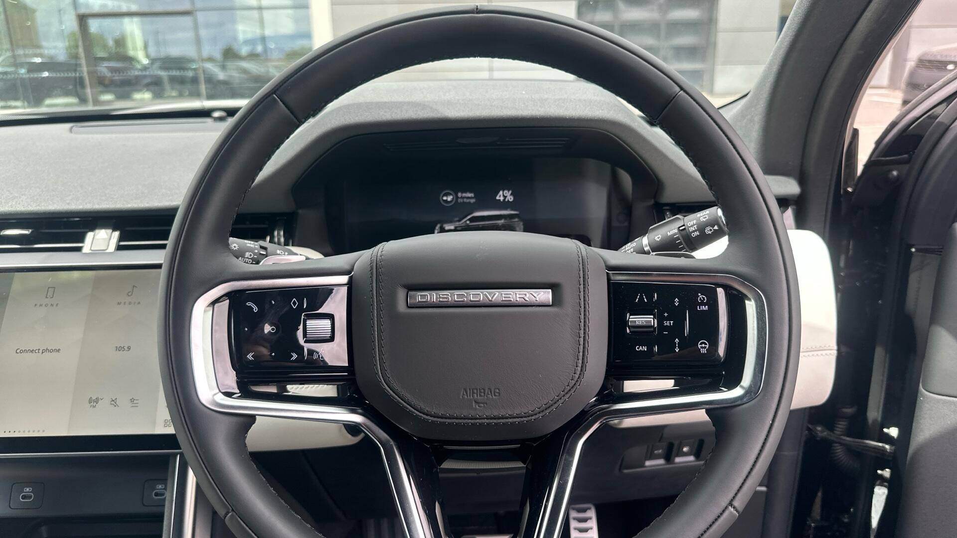 Land Rover Discovery Sport view 38