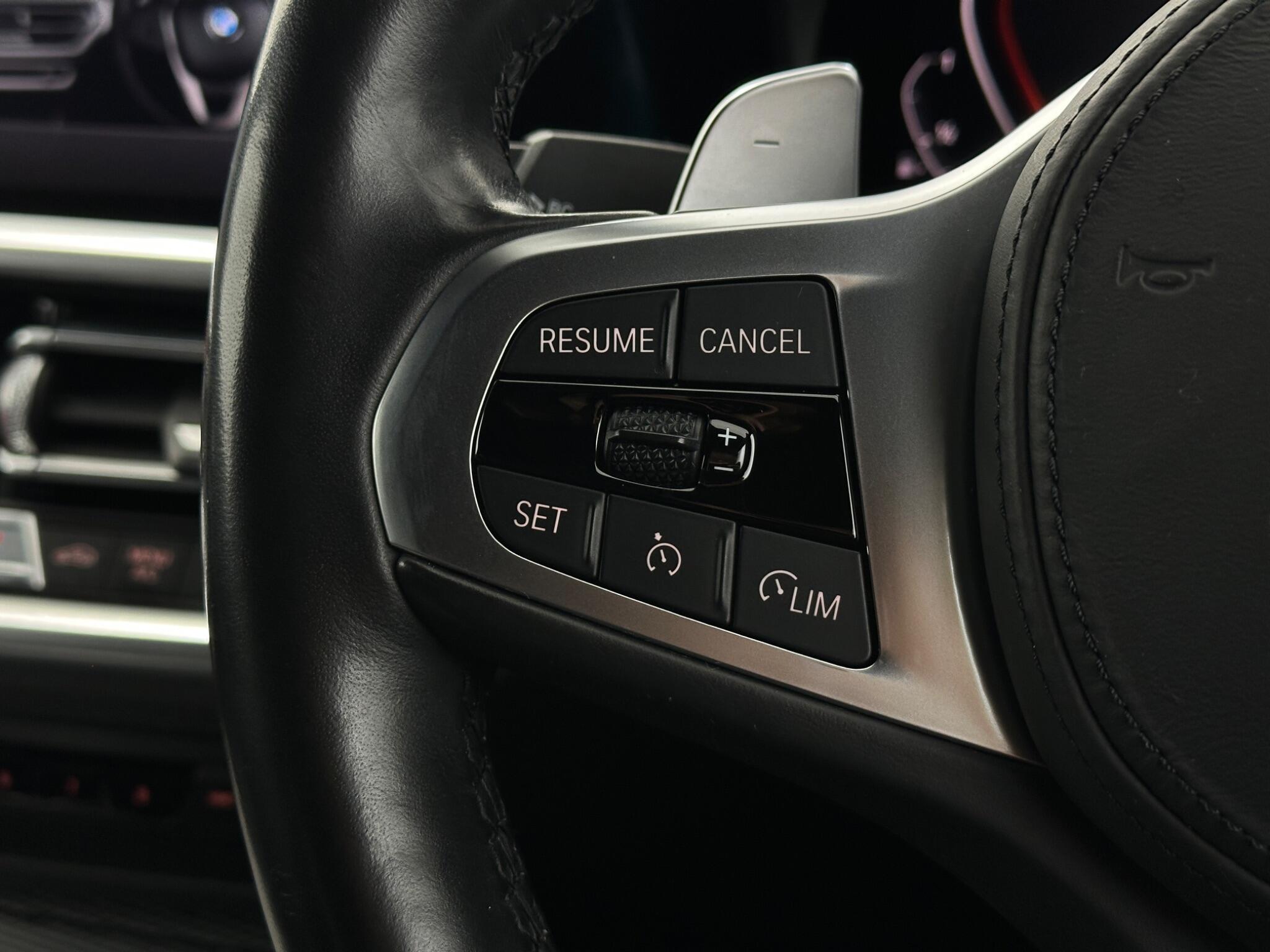 BMW 3 Series view 14