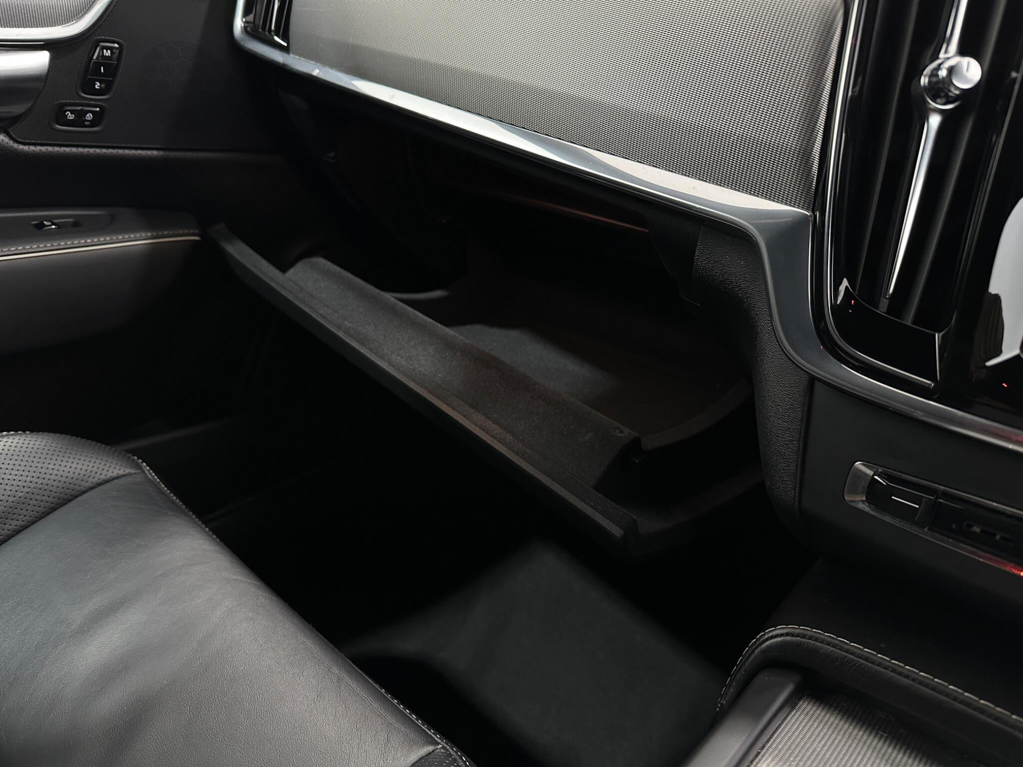 Volvo S90 view 28