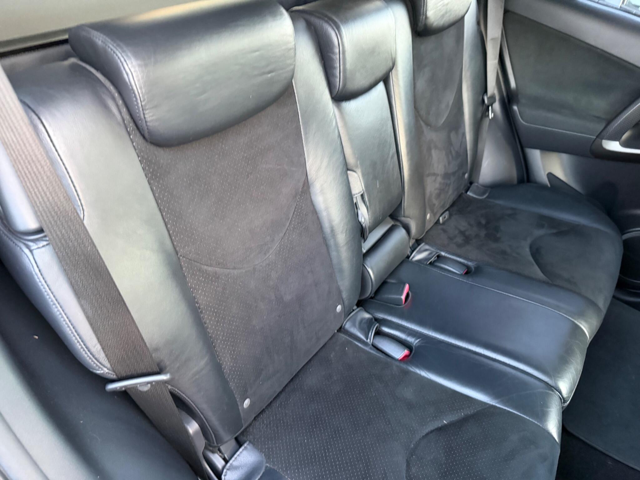 Toyota Rav4 view 8