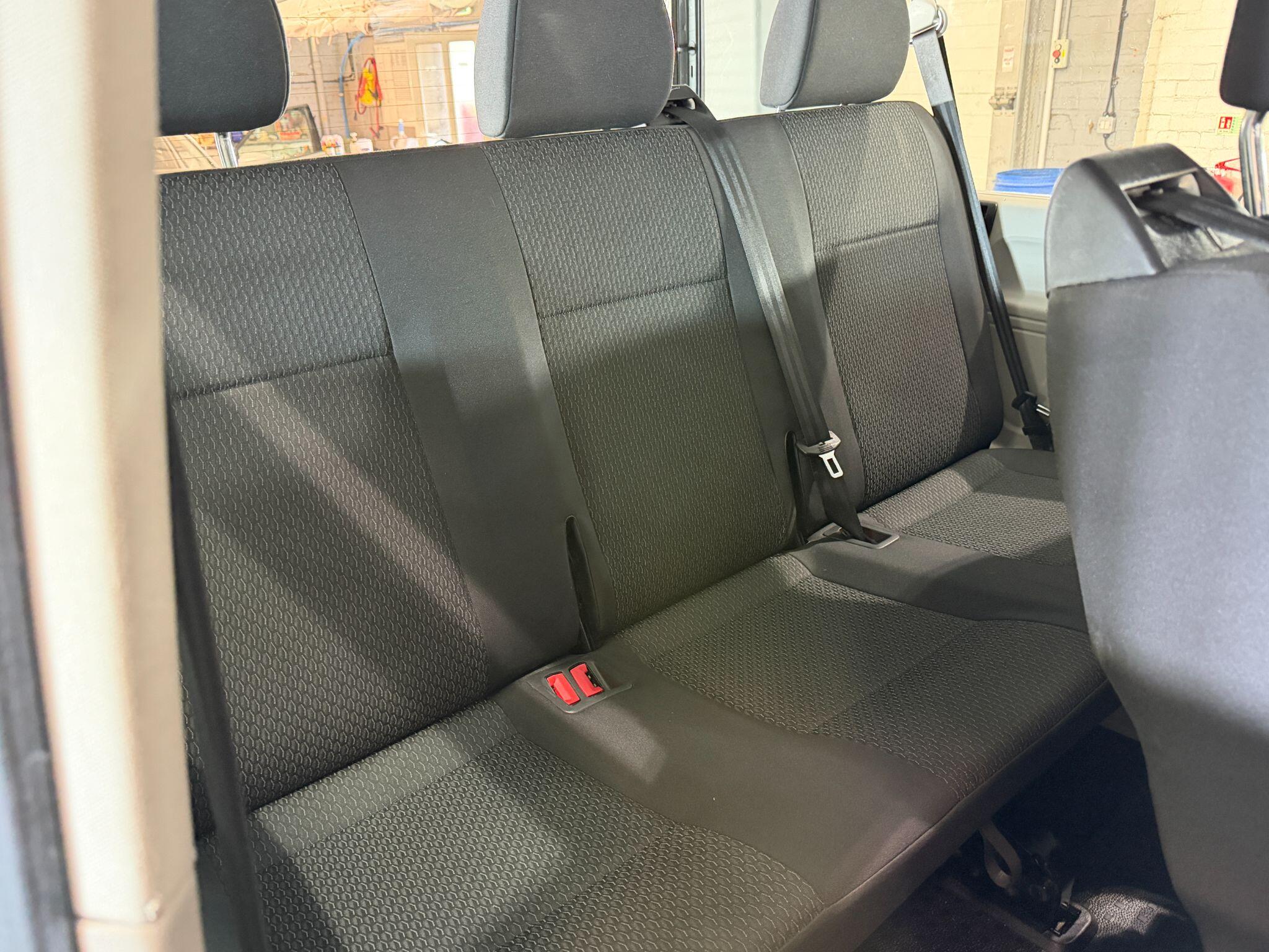 Volkswagen Transporter view 21