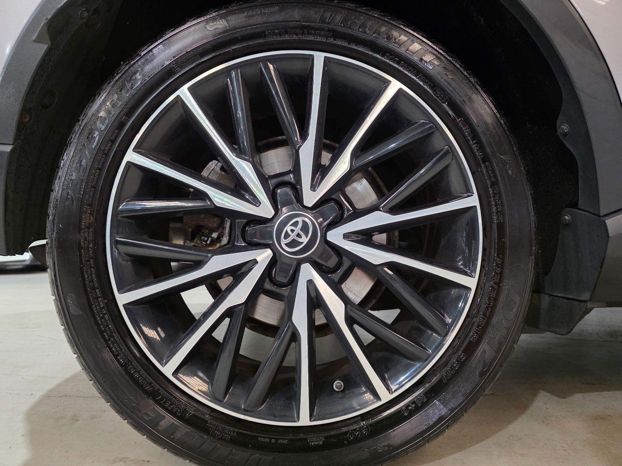 Toyota C-HR view 26