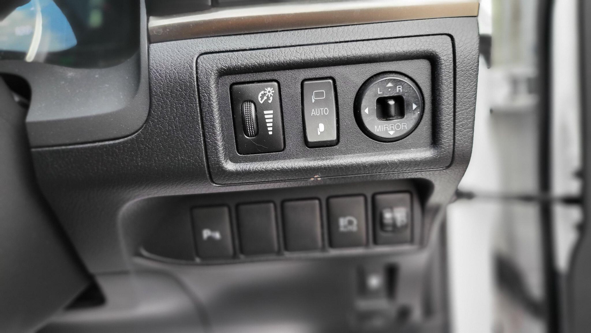 Lexus CT view 16