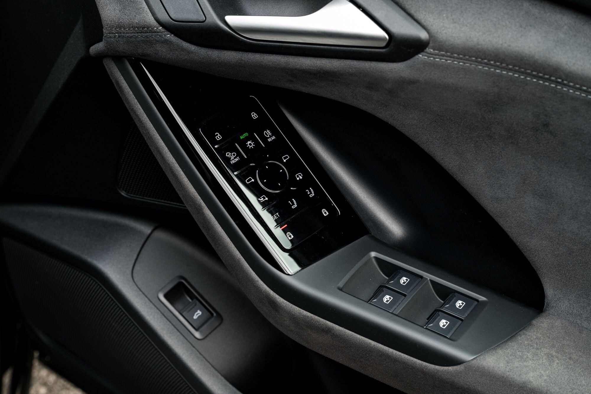 Audi SQ6 E-Tron view 43