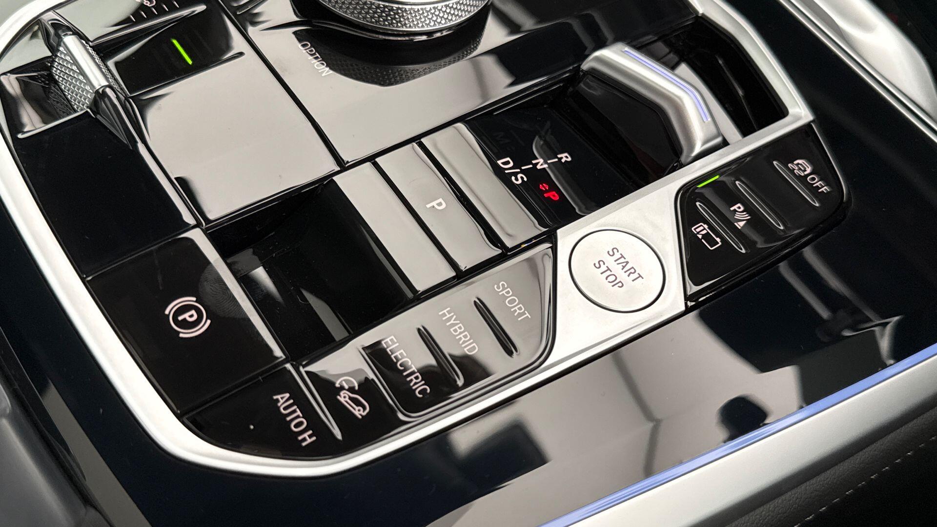 BMW X5 view 19