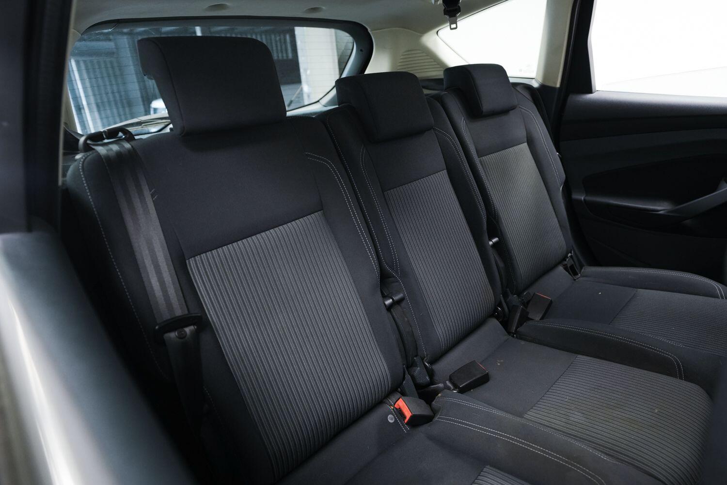 Ford C-Max view 11