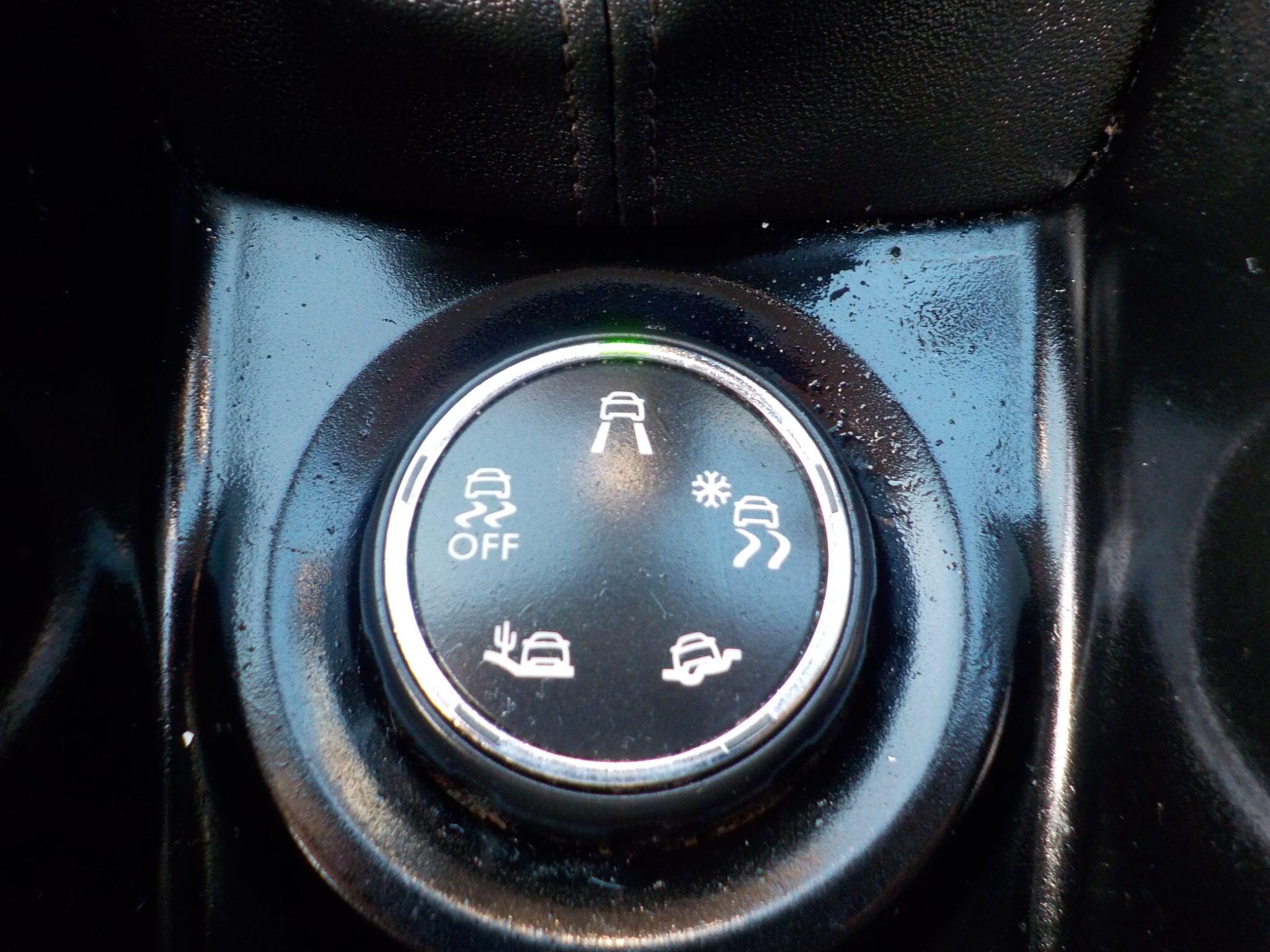 Peugeot 2008 1.6 BlueHDi Feline Euro 6 (s/s) 5dr (Calima)