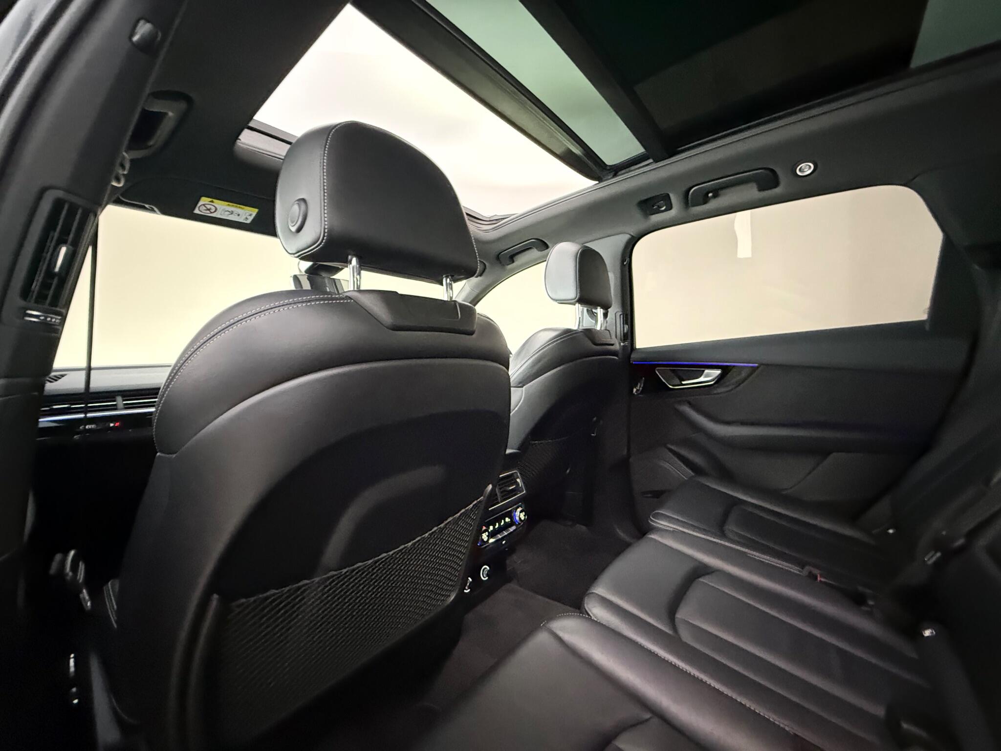 Audi Q7 view 35