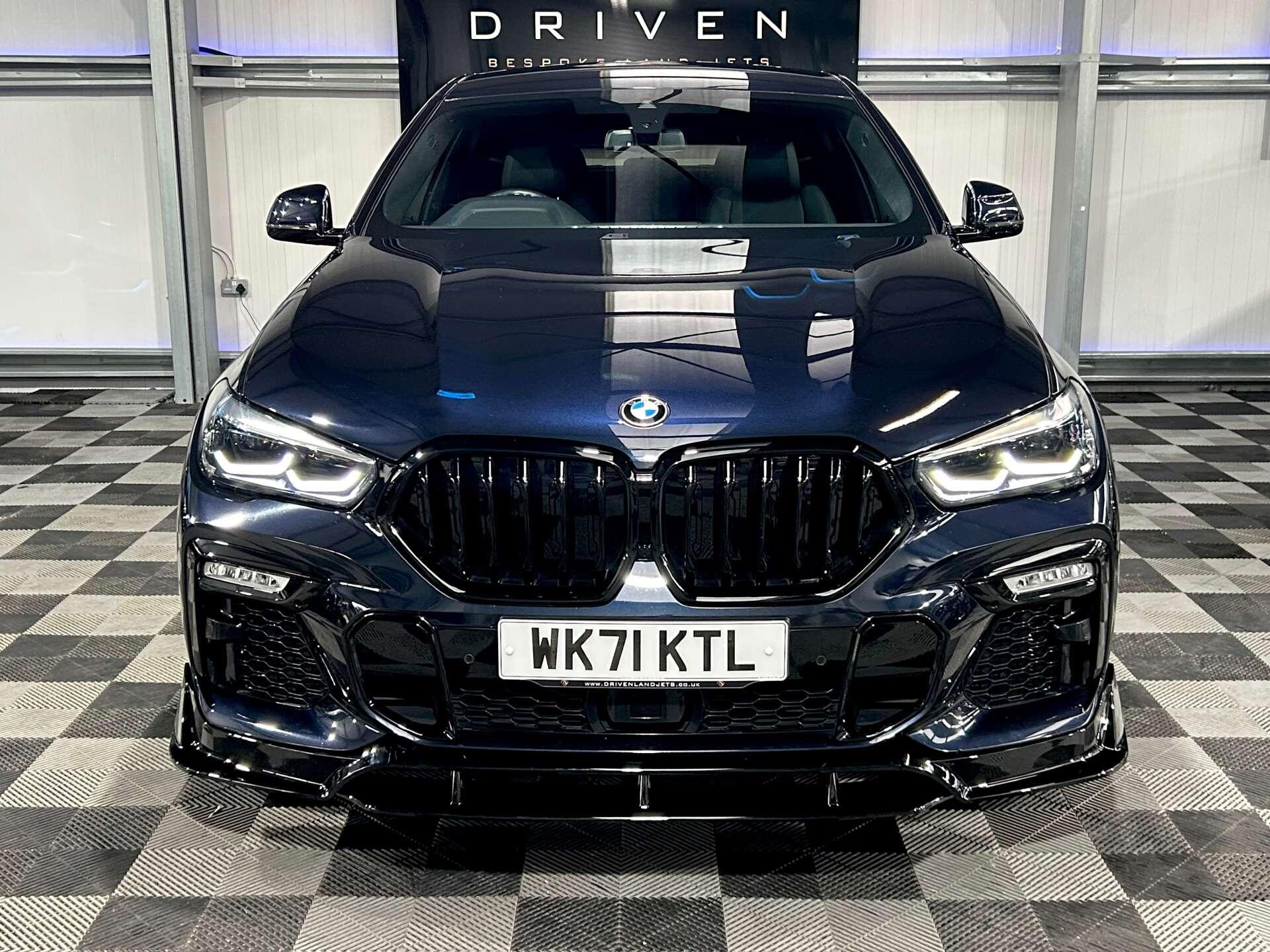 BMW X6 view 5